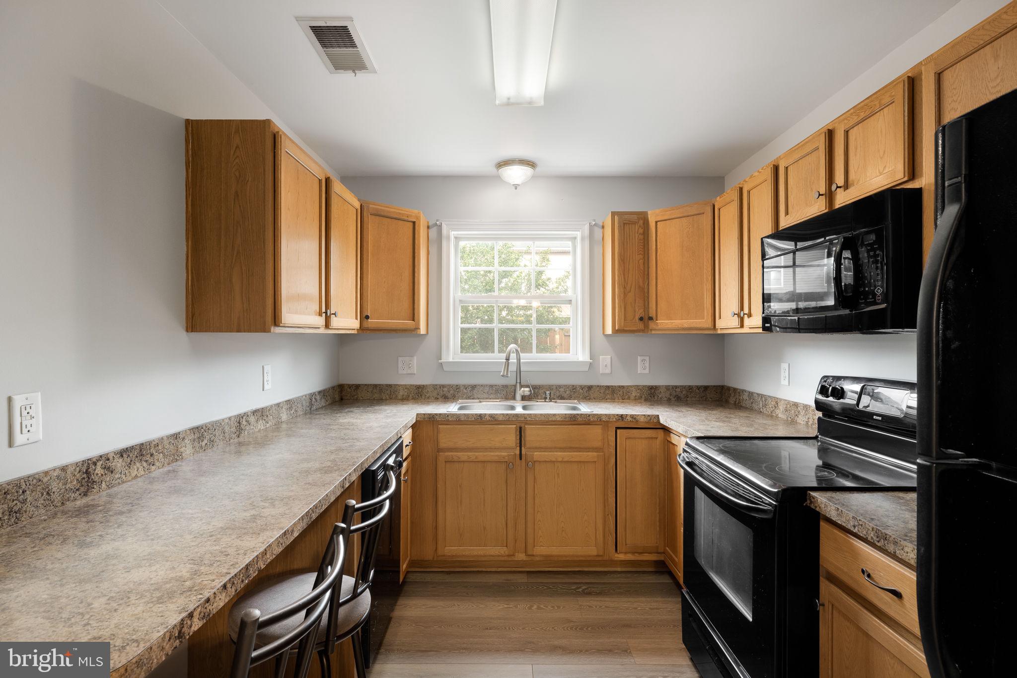 THE TOWNES OF RIDGEWAY - Residential