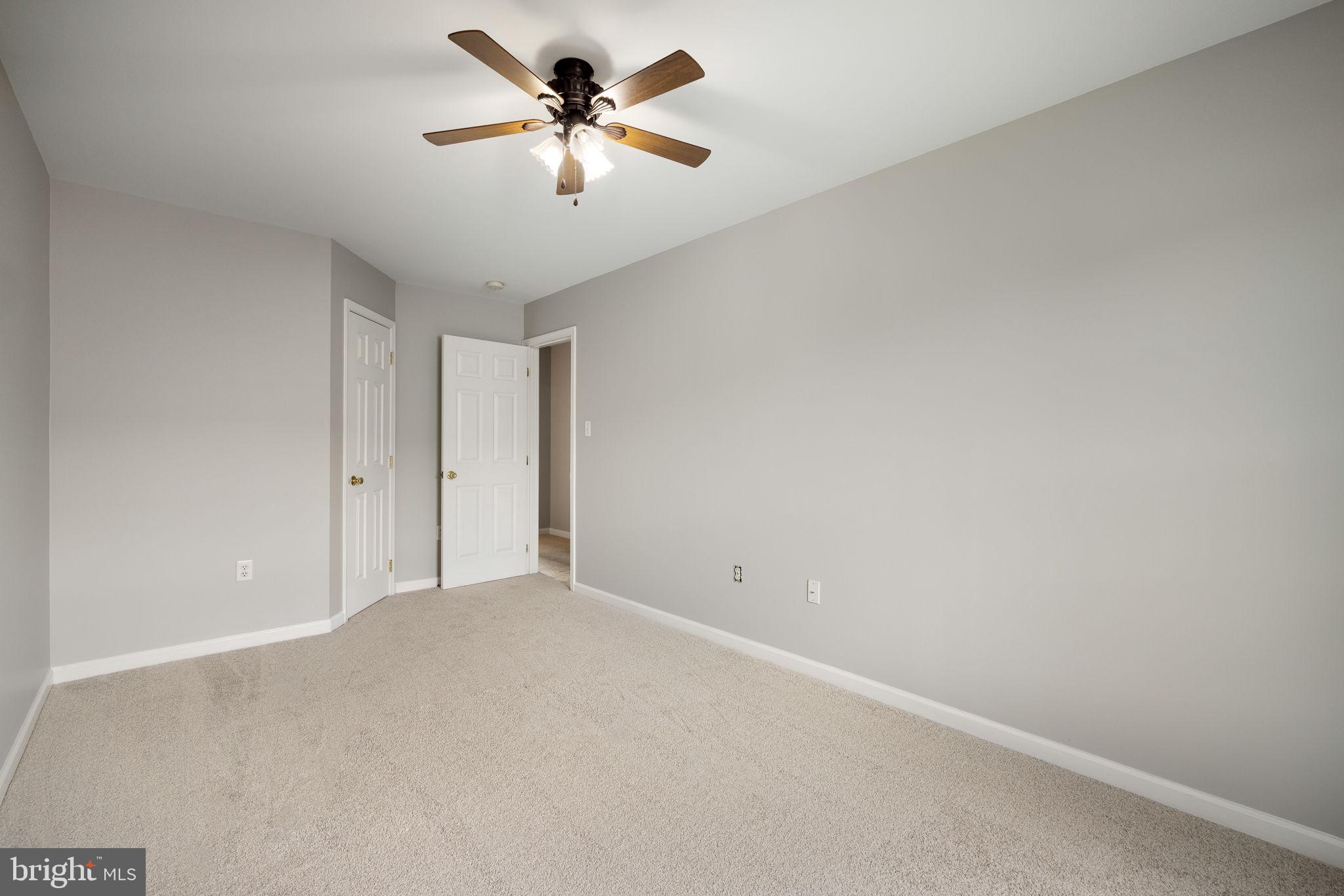 THE TOWNES OF RIDGEWAY - Residential