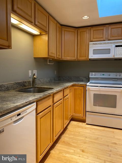 RESTON - Residential Lease