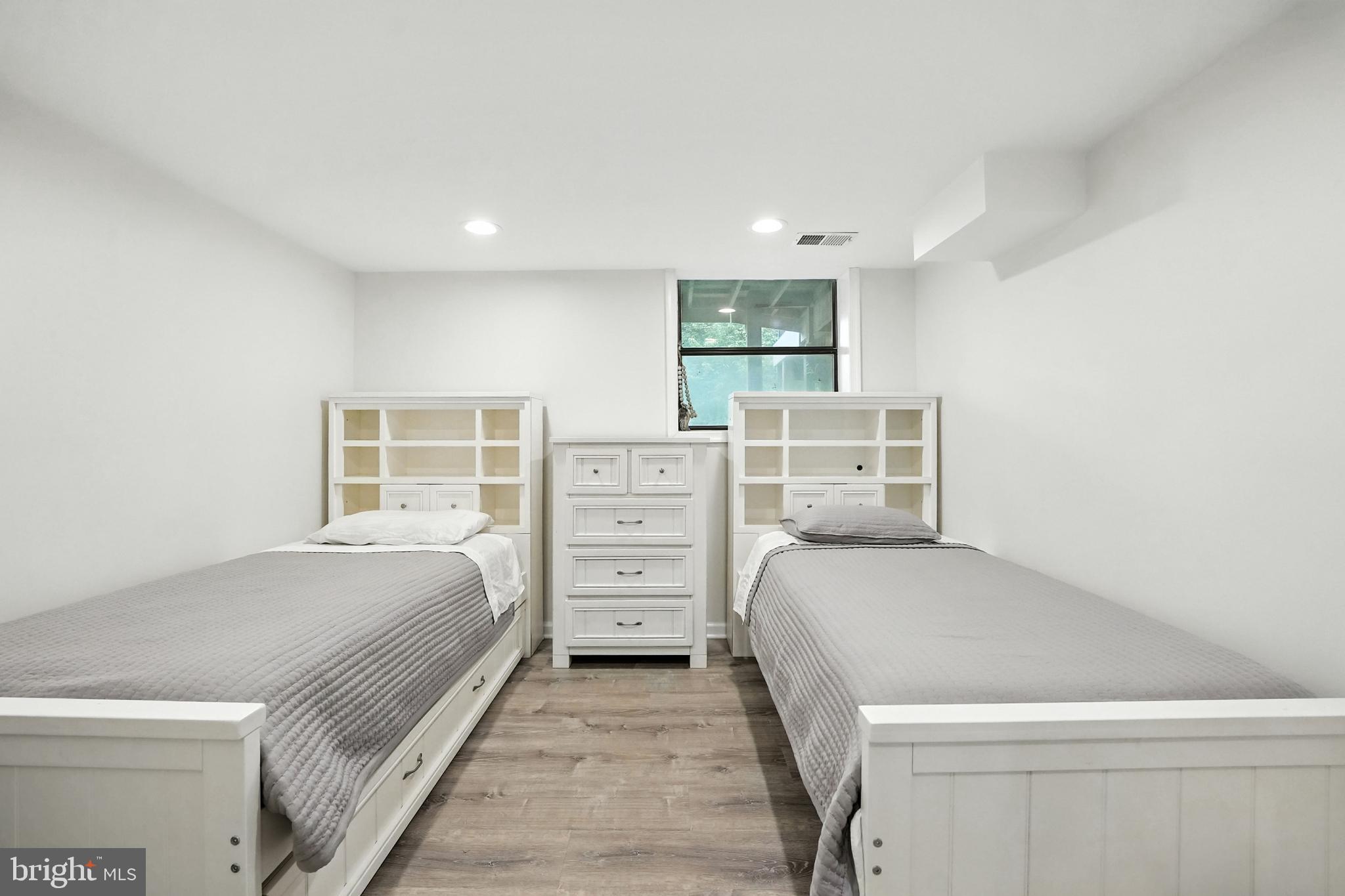 BEAR TREE COVE - Residential