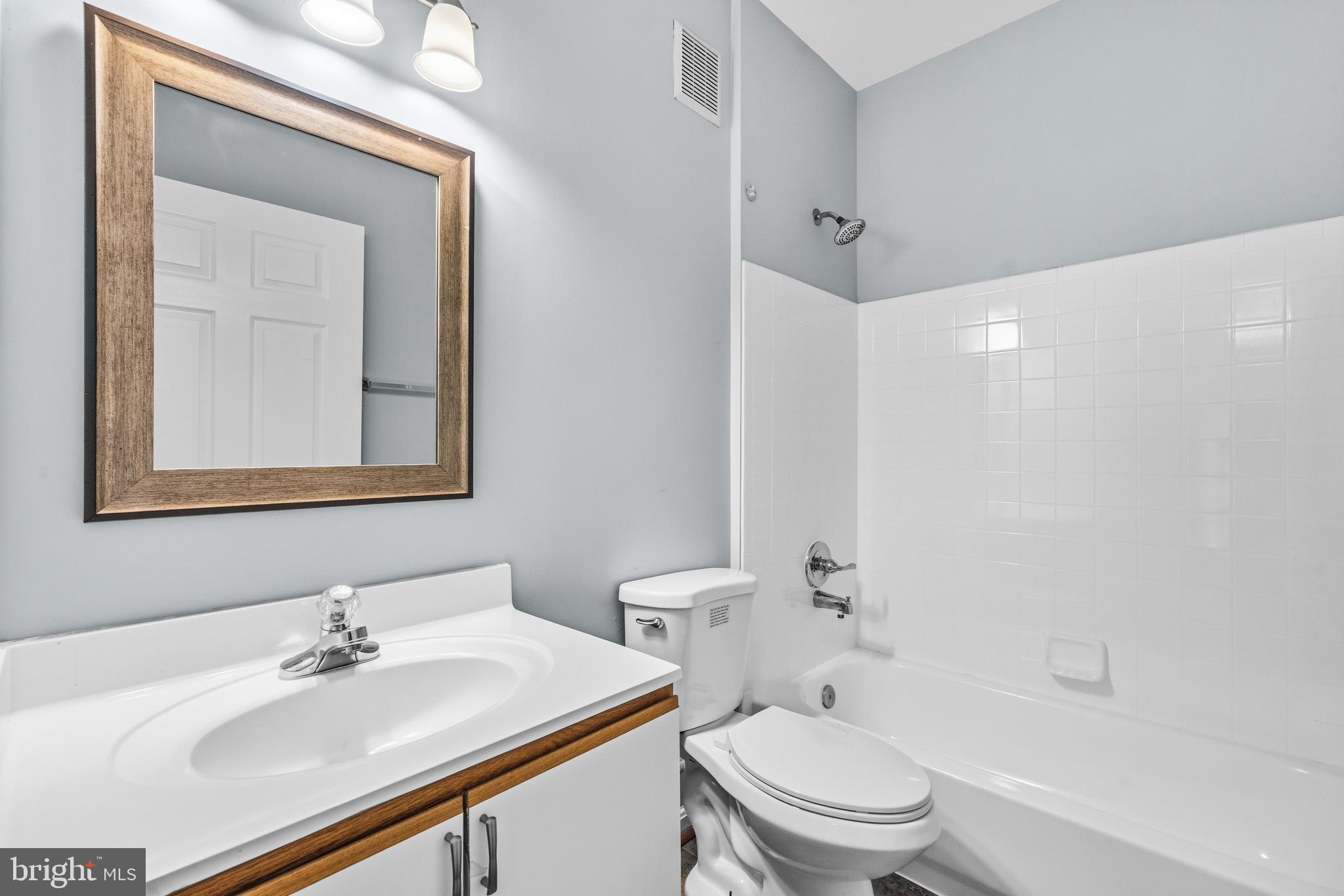 WOODLAND LAKE CONDO - Residential