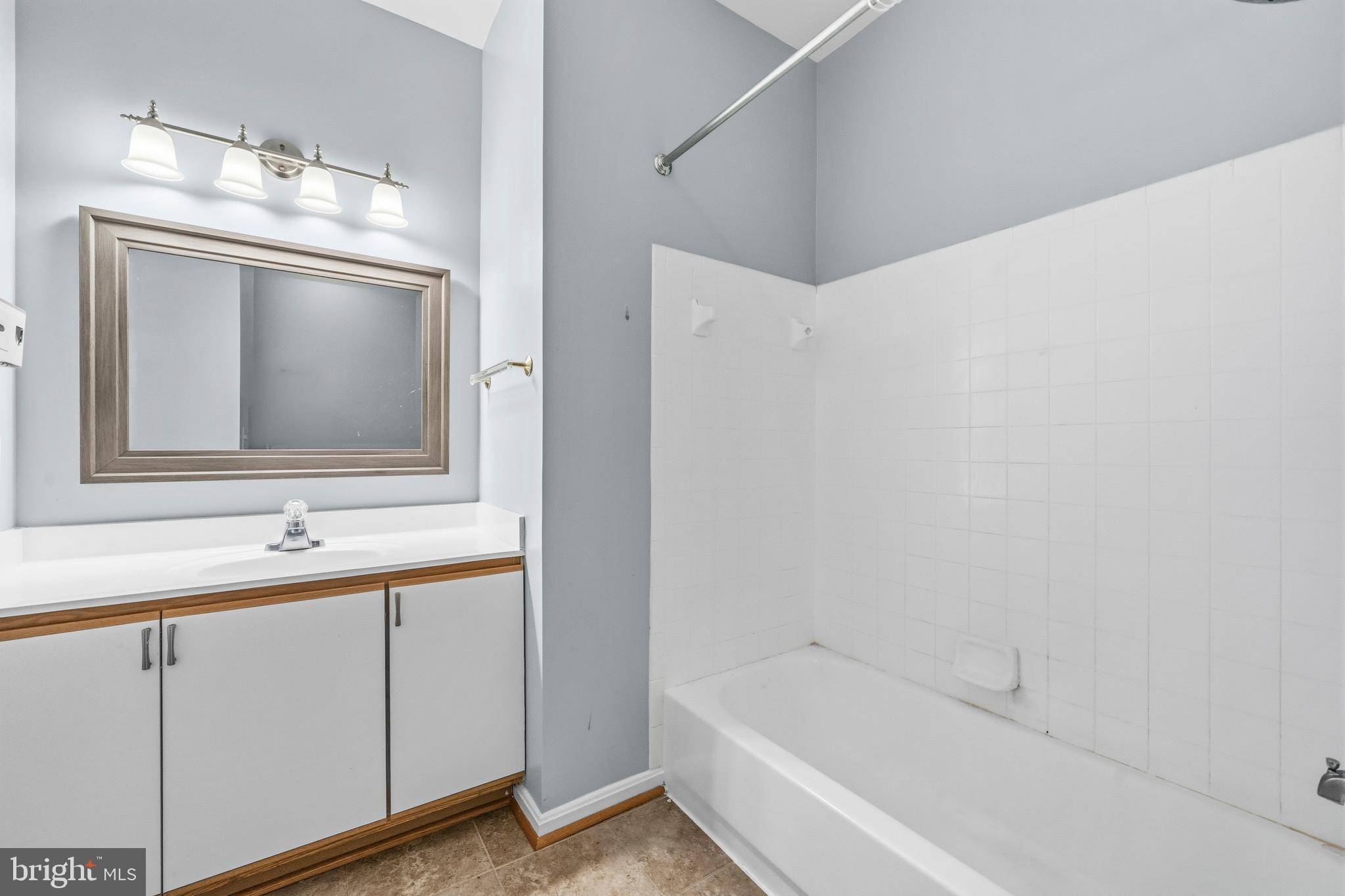 WOODLAND LAKE CONDO - Residential