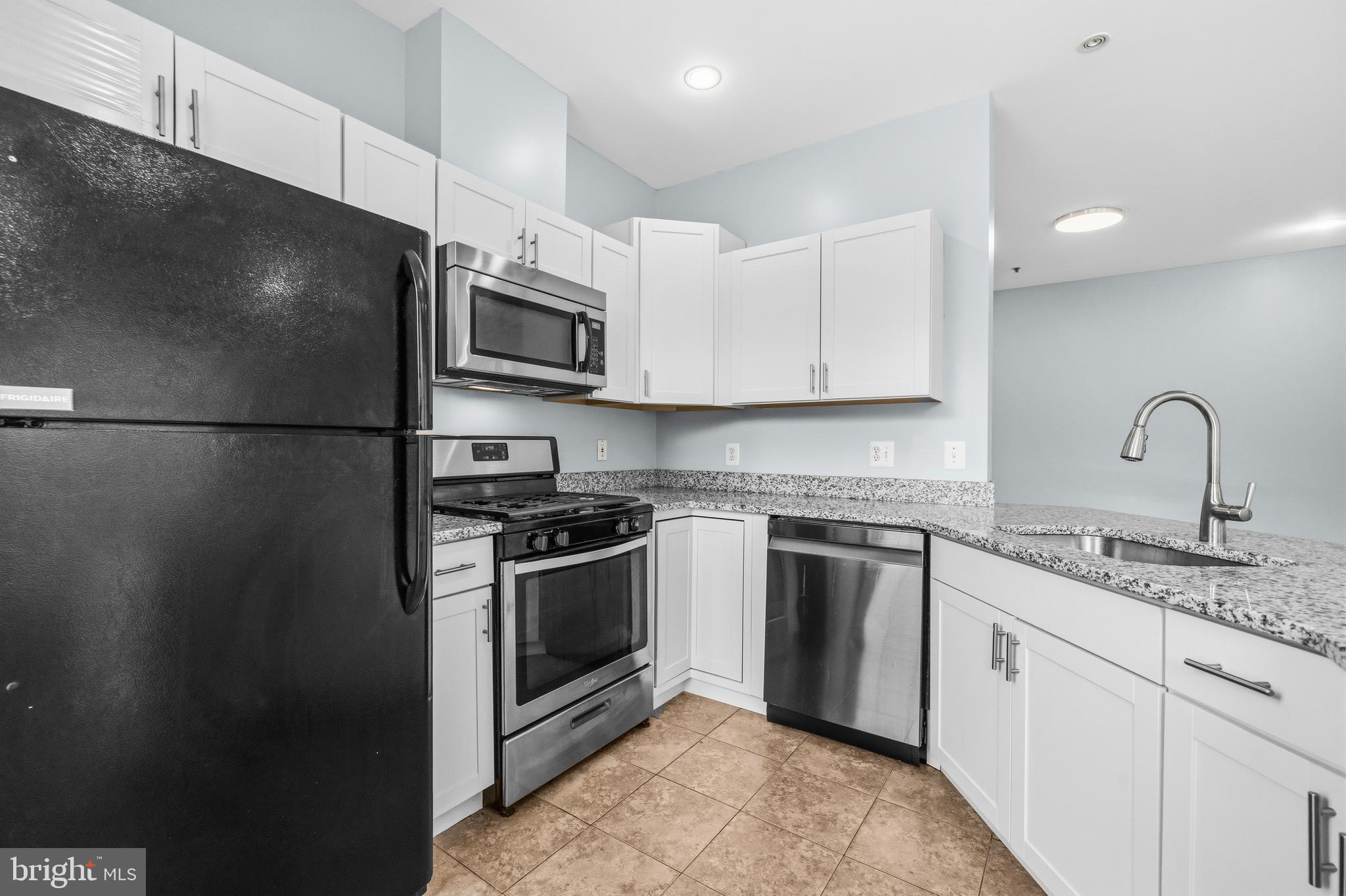 WOODLAND LAKE CONDO - Residential