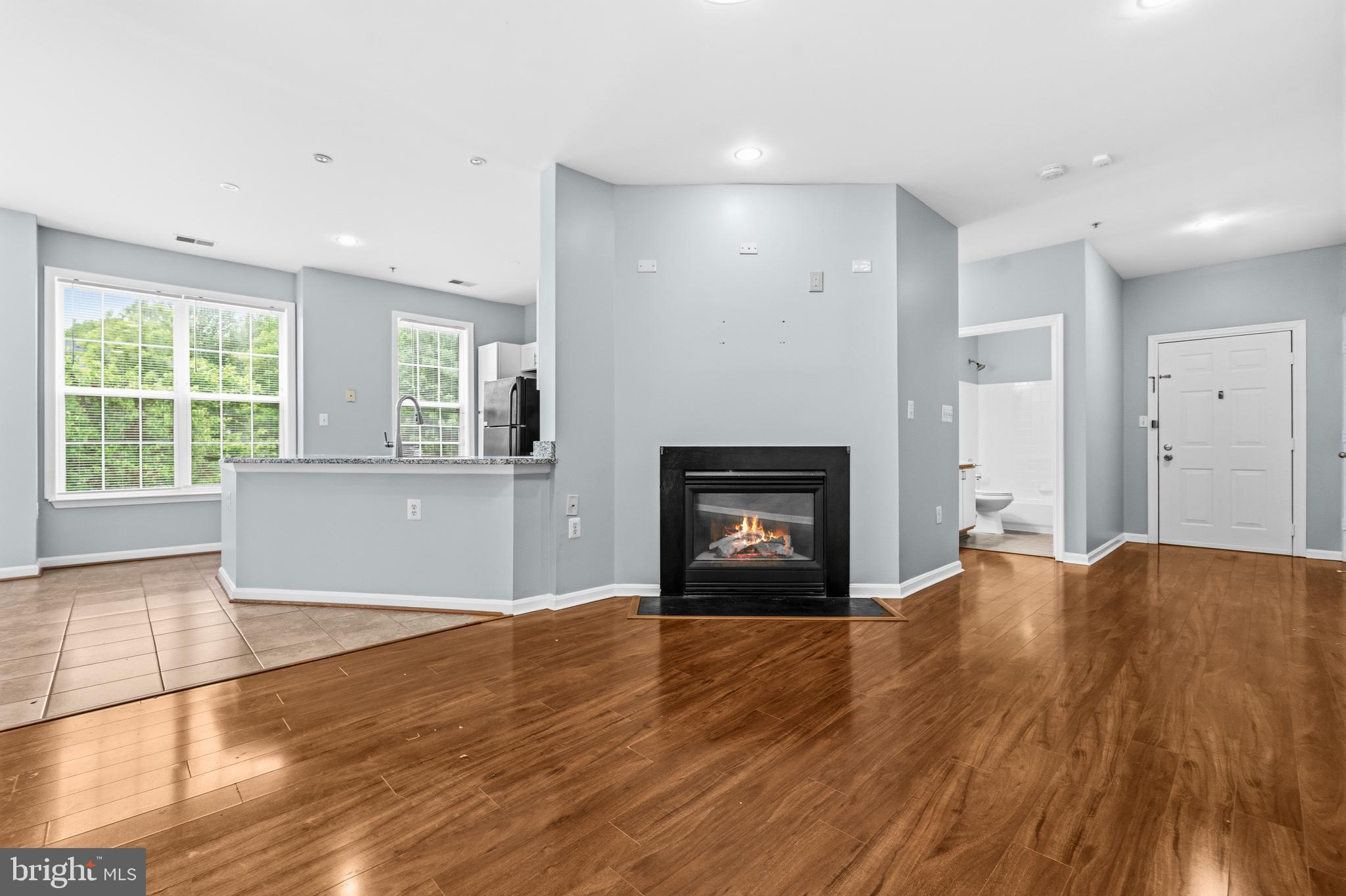 WOODLAND LAKE CONDO - Residential