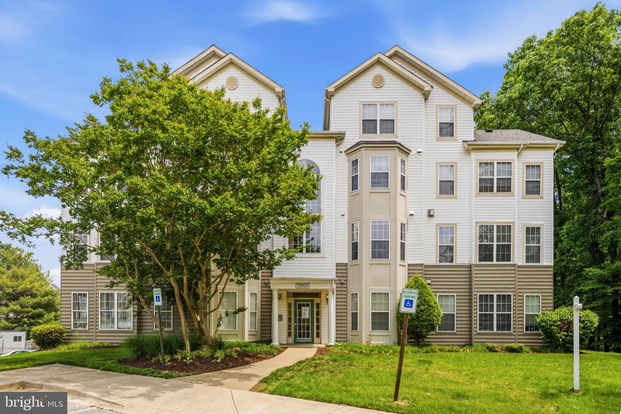 WOODLAND LAKE CONDO - Residential