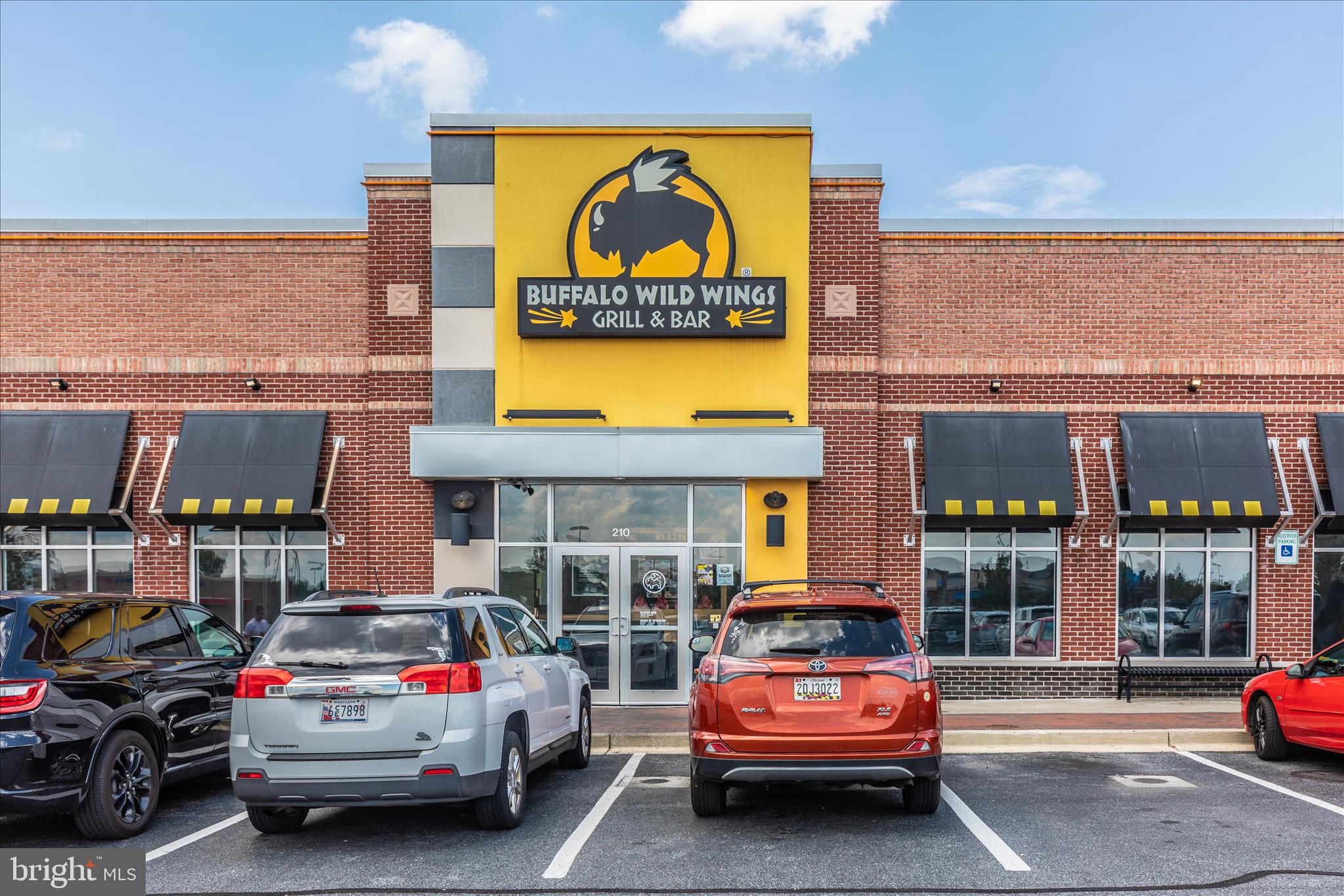 TOWNS AT MARKET COMMONS - Residential