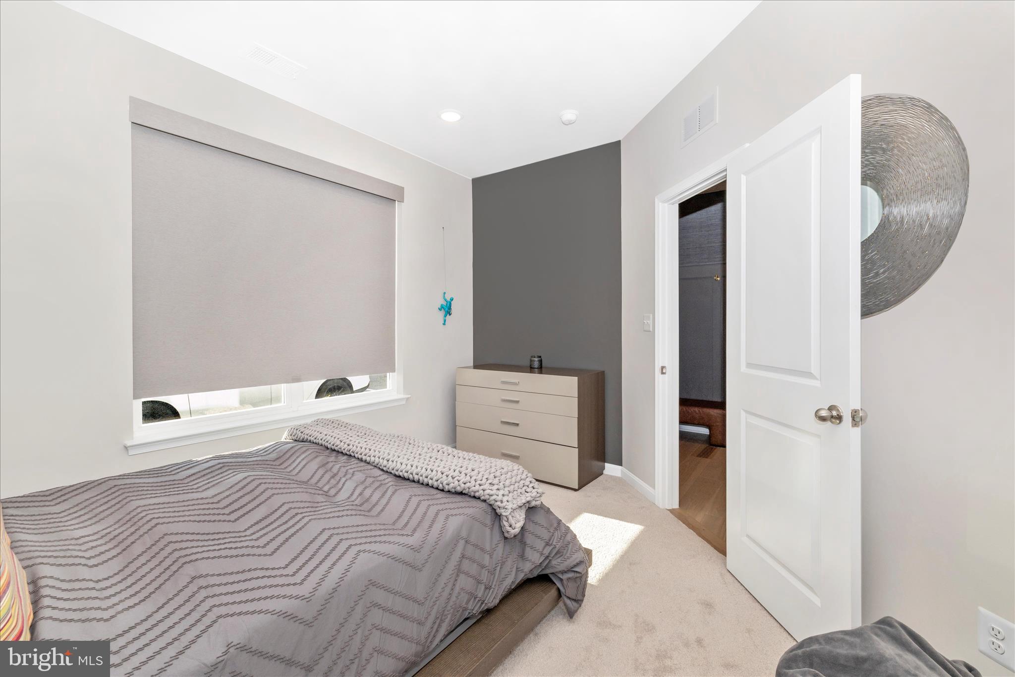 TOWNS AT MARKET COMMONS - Residential