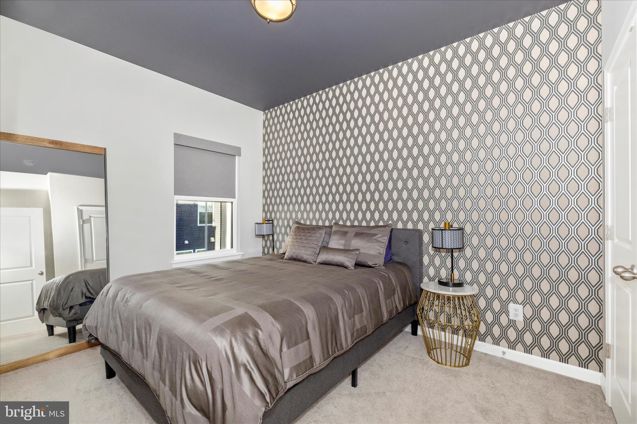 TOWNS AT MARKET COMMONS - Residential