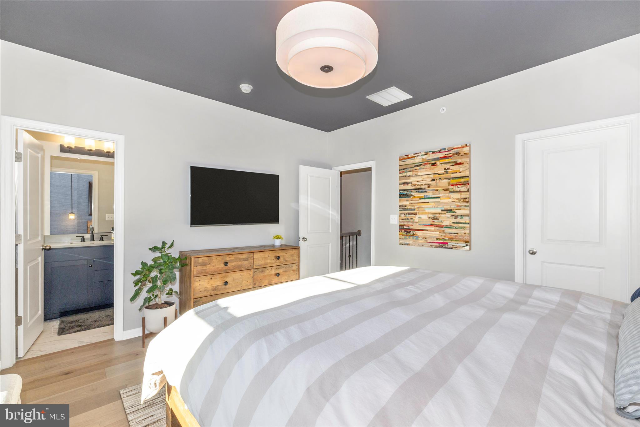 TOWNS AT MARKET COMMONS - Residential