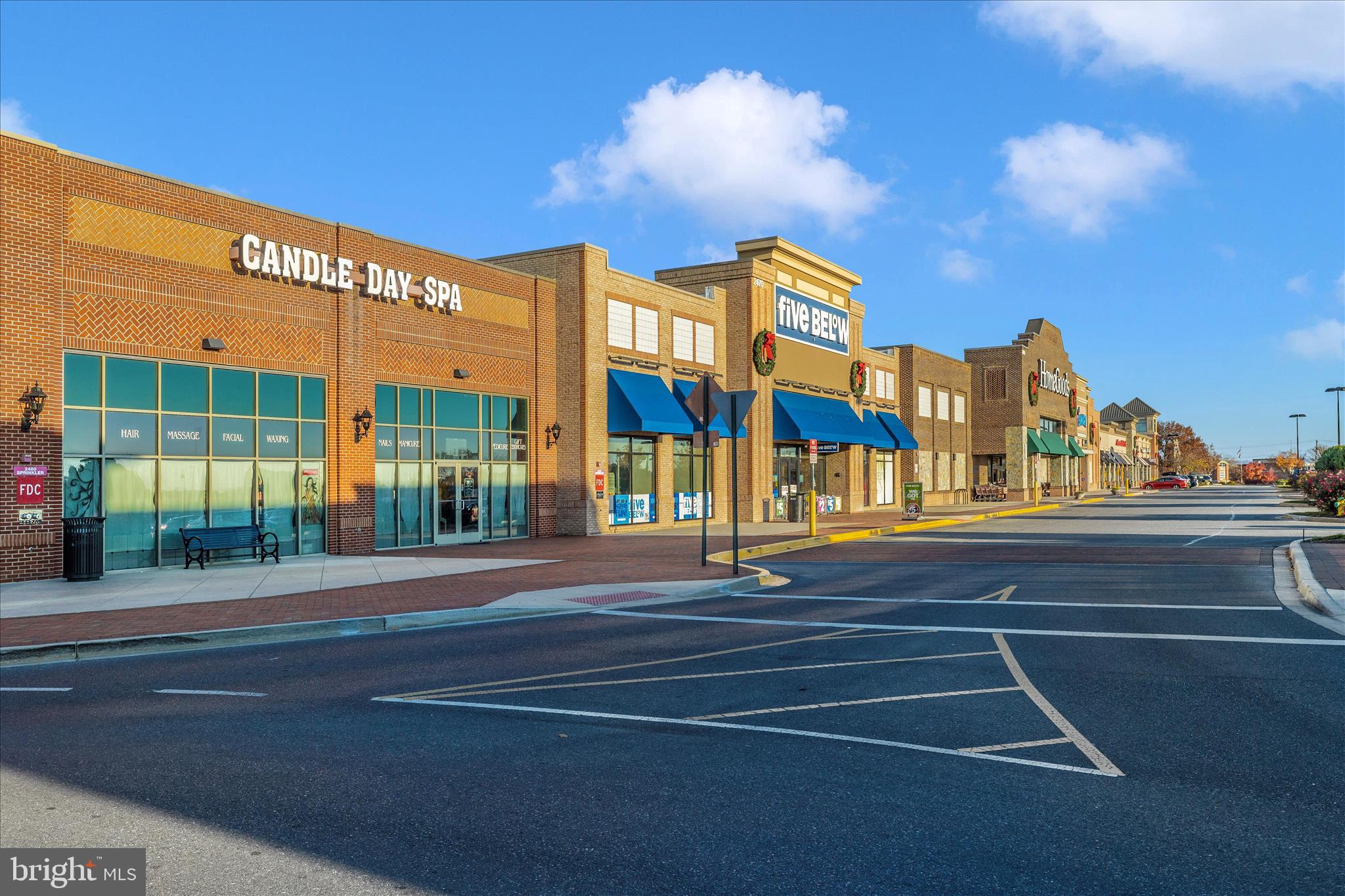 TOWNS AT MARKET COMMONS - Residential