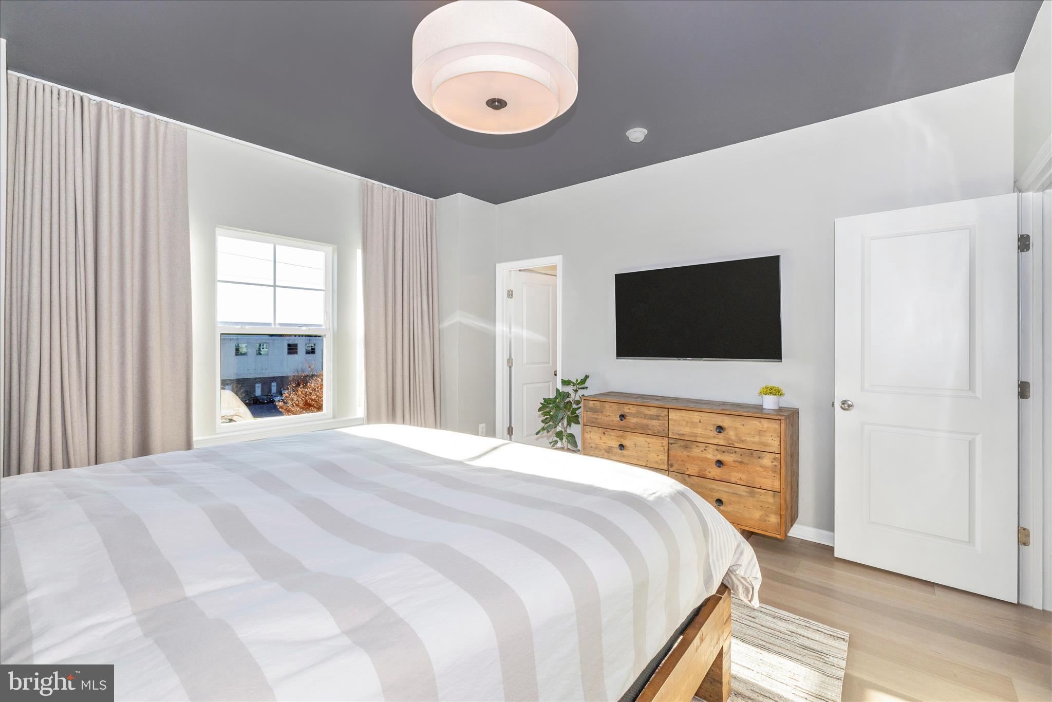 TOWNS AT MARKET COMMONS - Residential