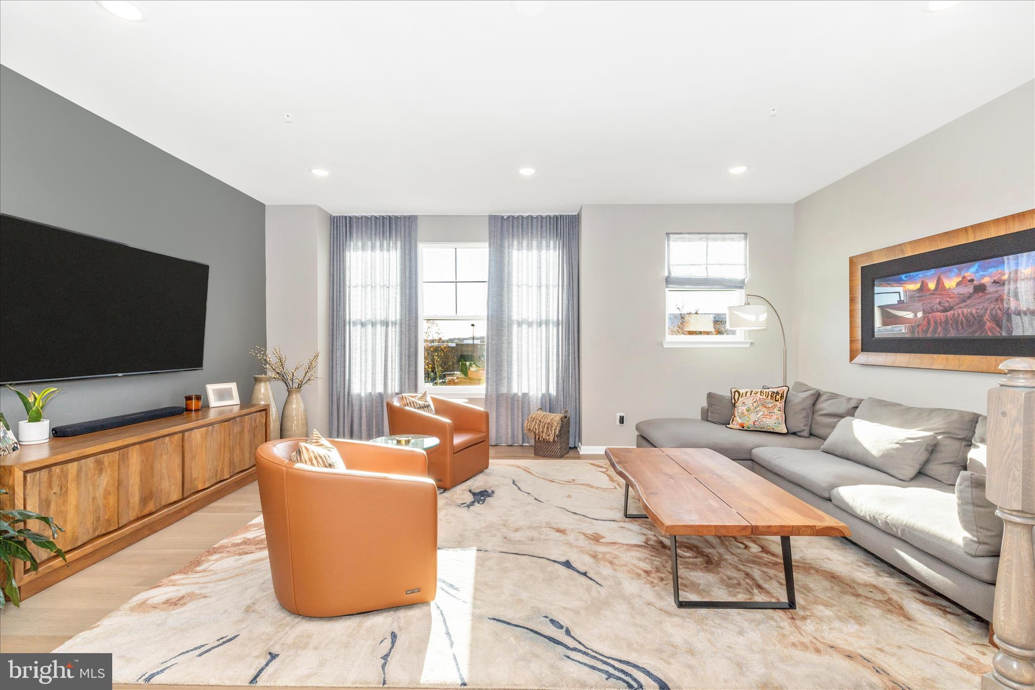 TOWNS AT MARKET COMMONS - Residential