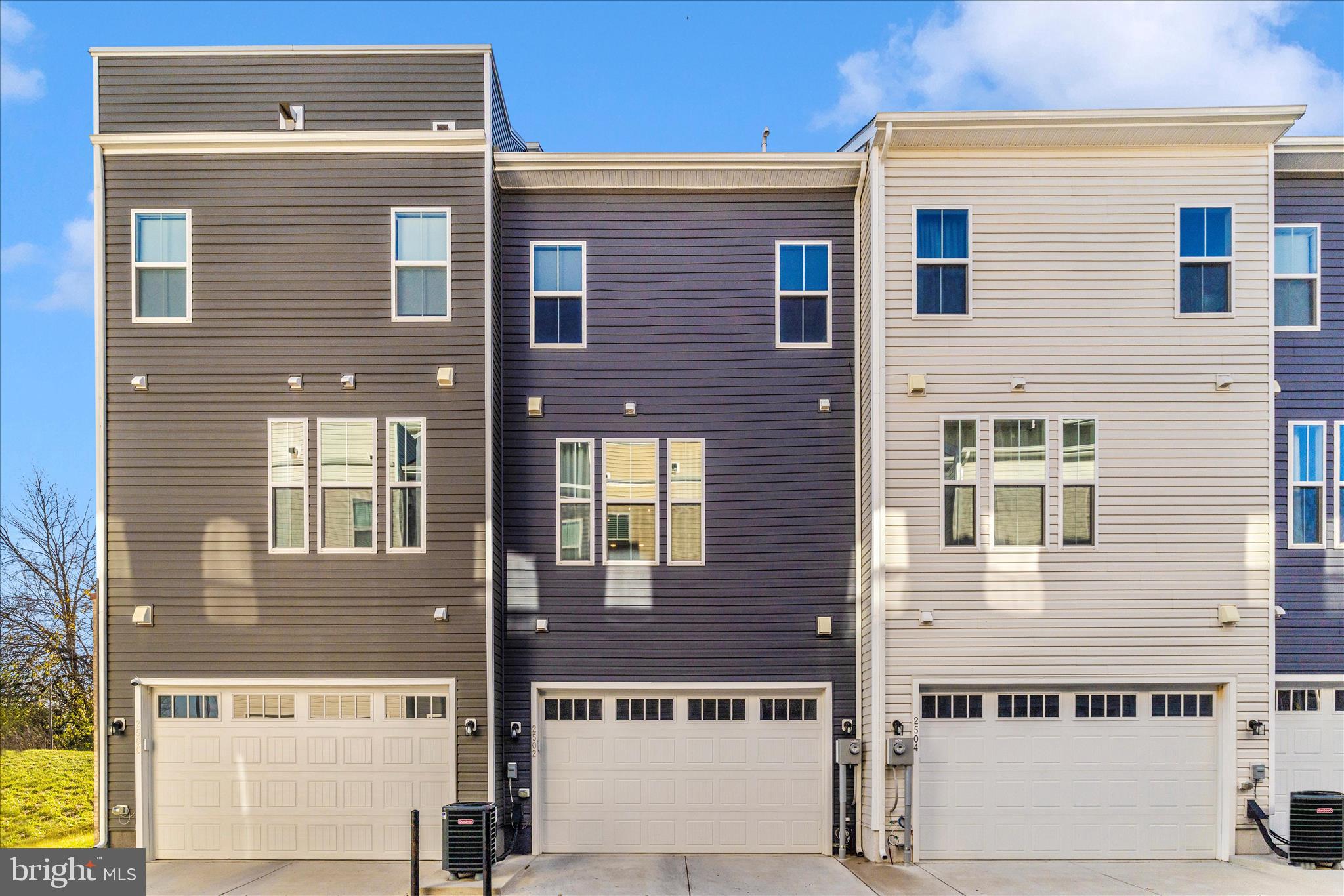 TOWNS AT MARKET COMMONS - Residential