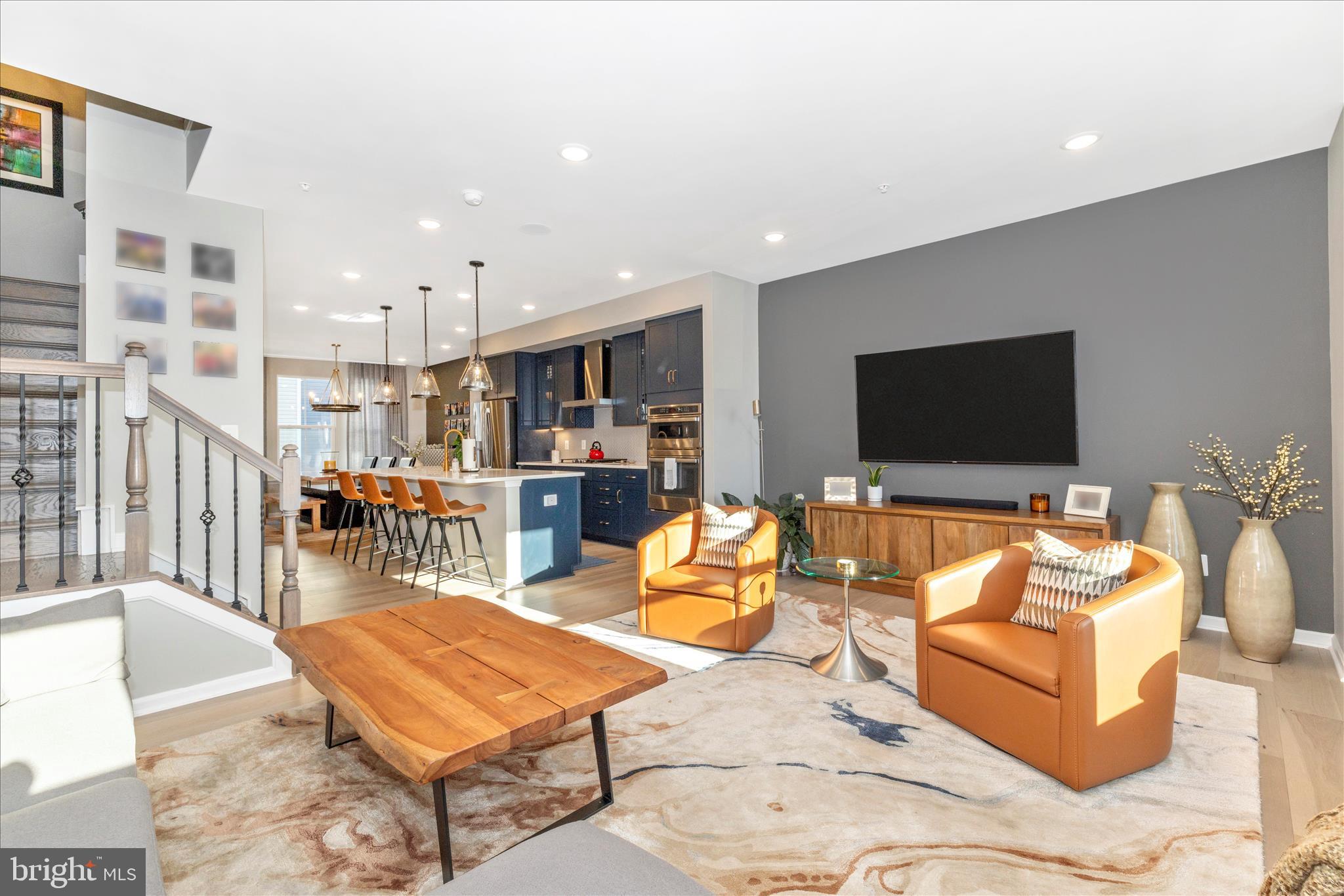 TOWNS AT MARKET COMMONS - Residential