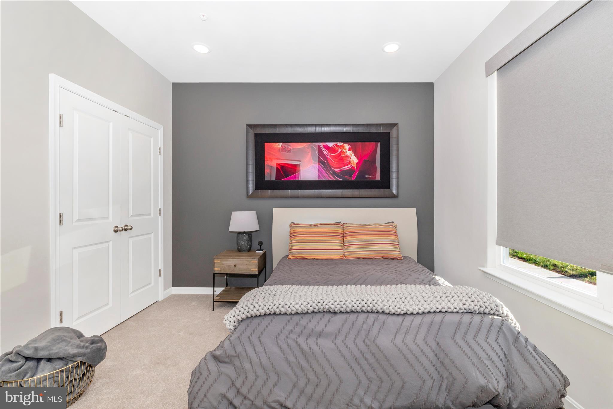 TOWNS AT MARKET COMMONS - Residential