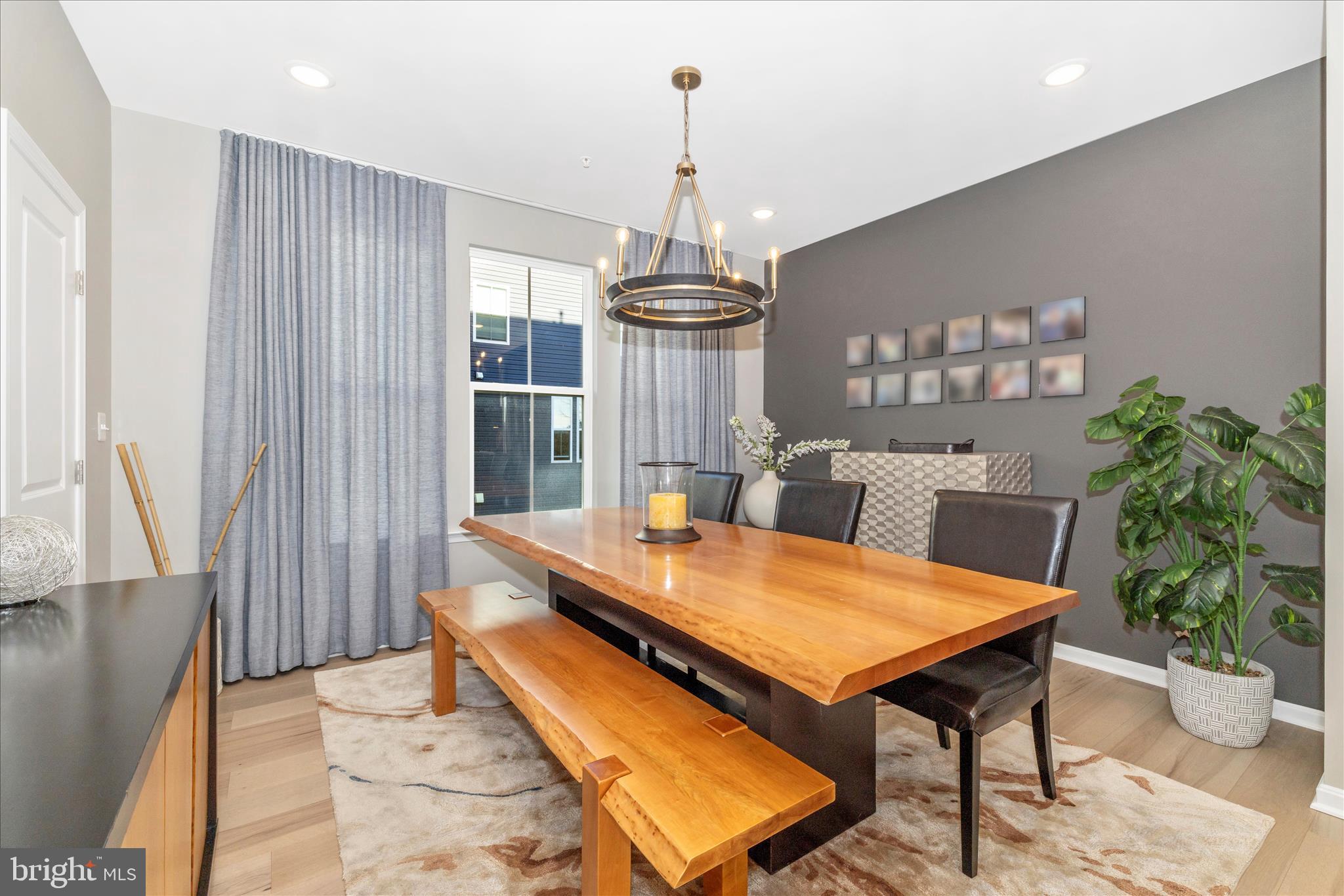 TOWNS AT MARKET COMMONS - Residential