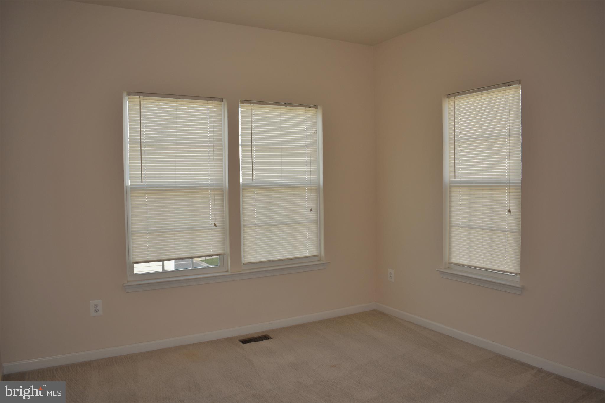 MARKET SQUARE - Residential Lease