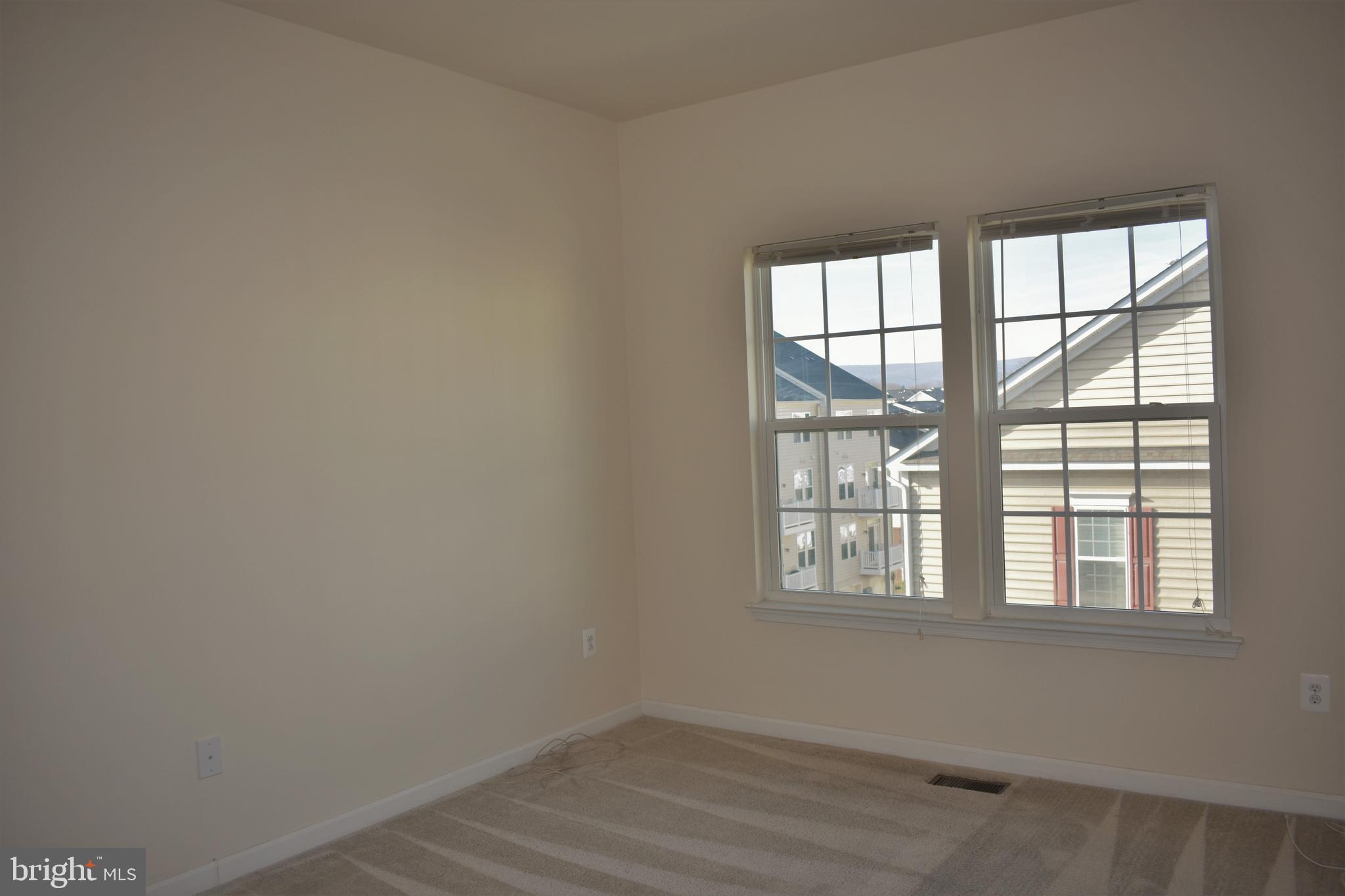 MARKET SQUARE - Residential Lease