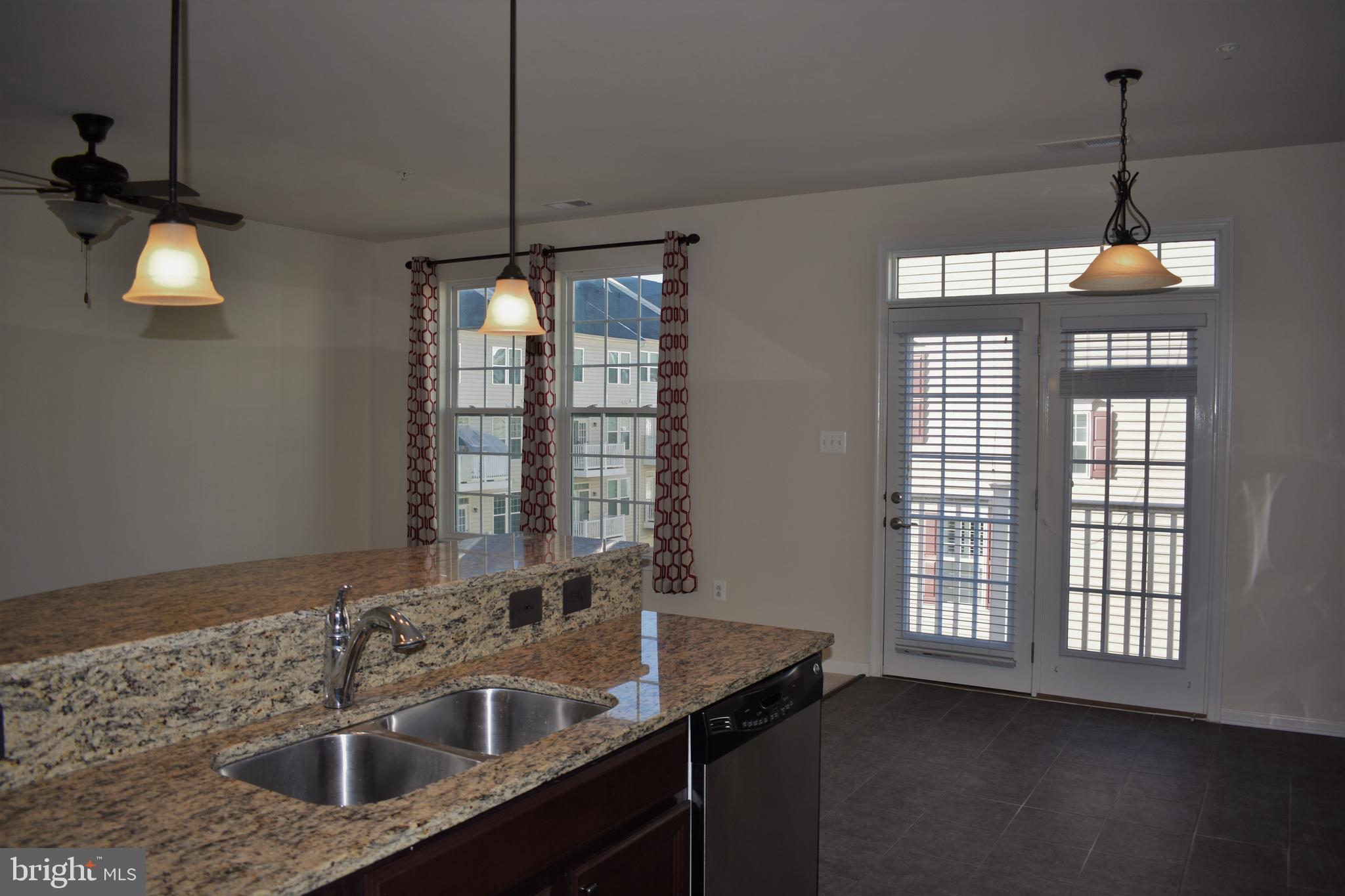 MARKET SQUARE - Residential Lease