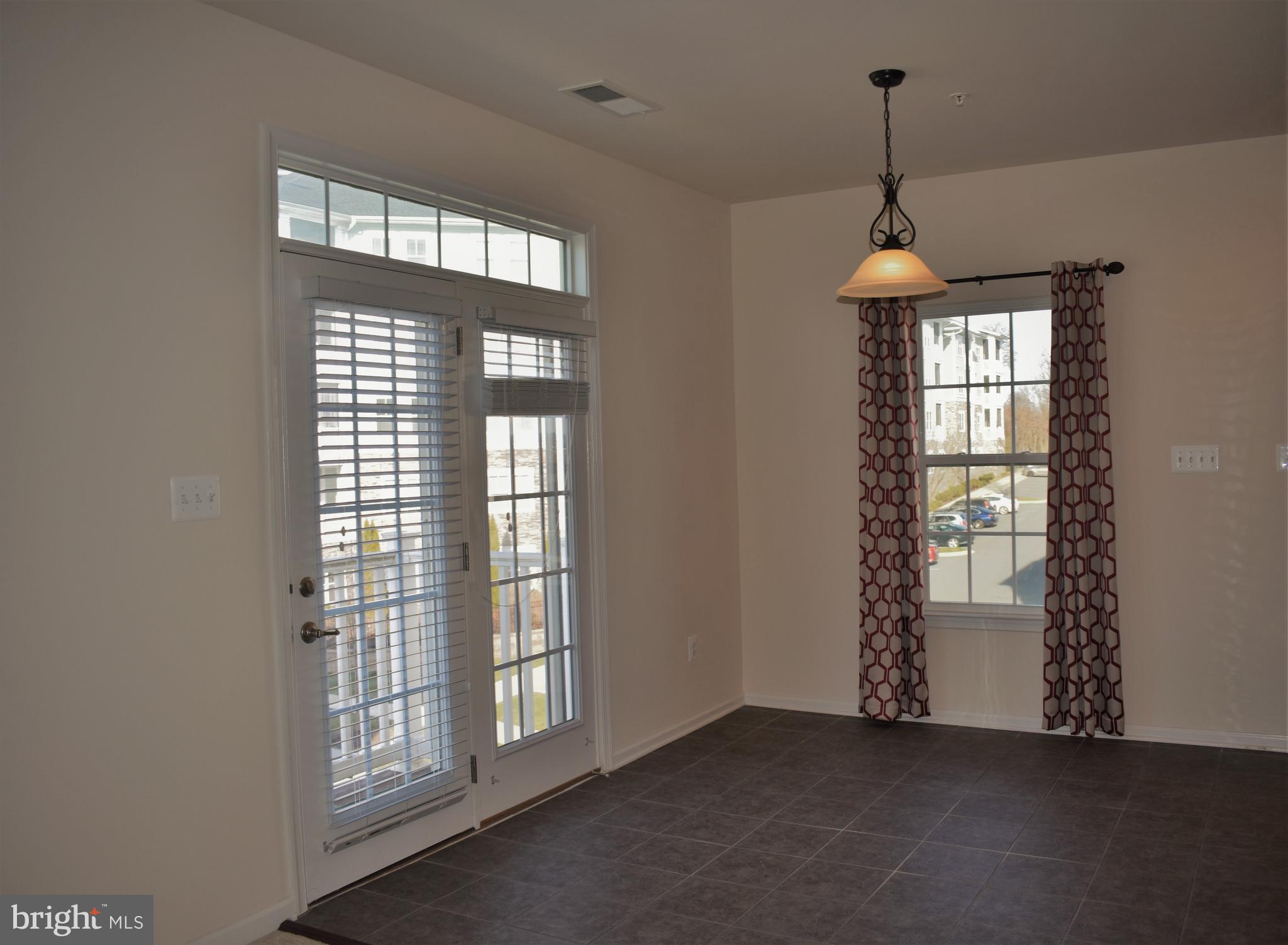 MARKET SQUARE - Residential Lease