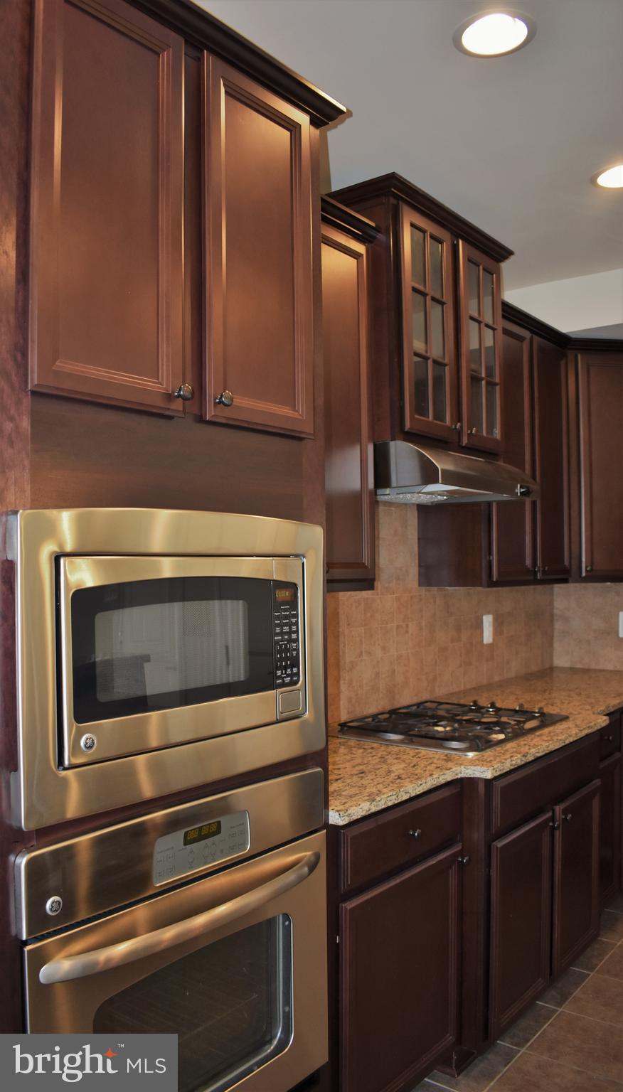 MARKET SQUARE - Residential Lease