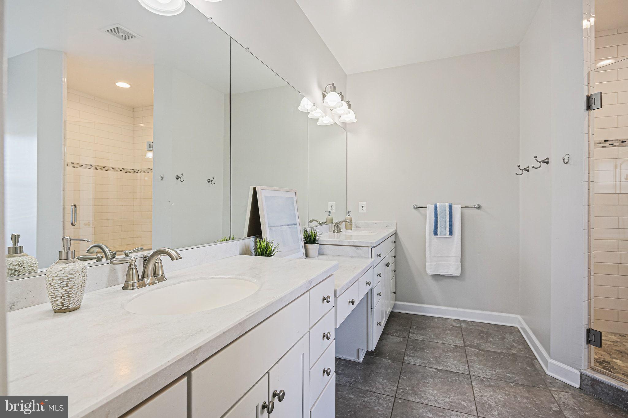ASHERS FARM - Residential