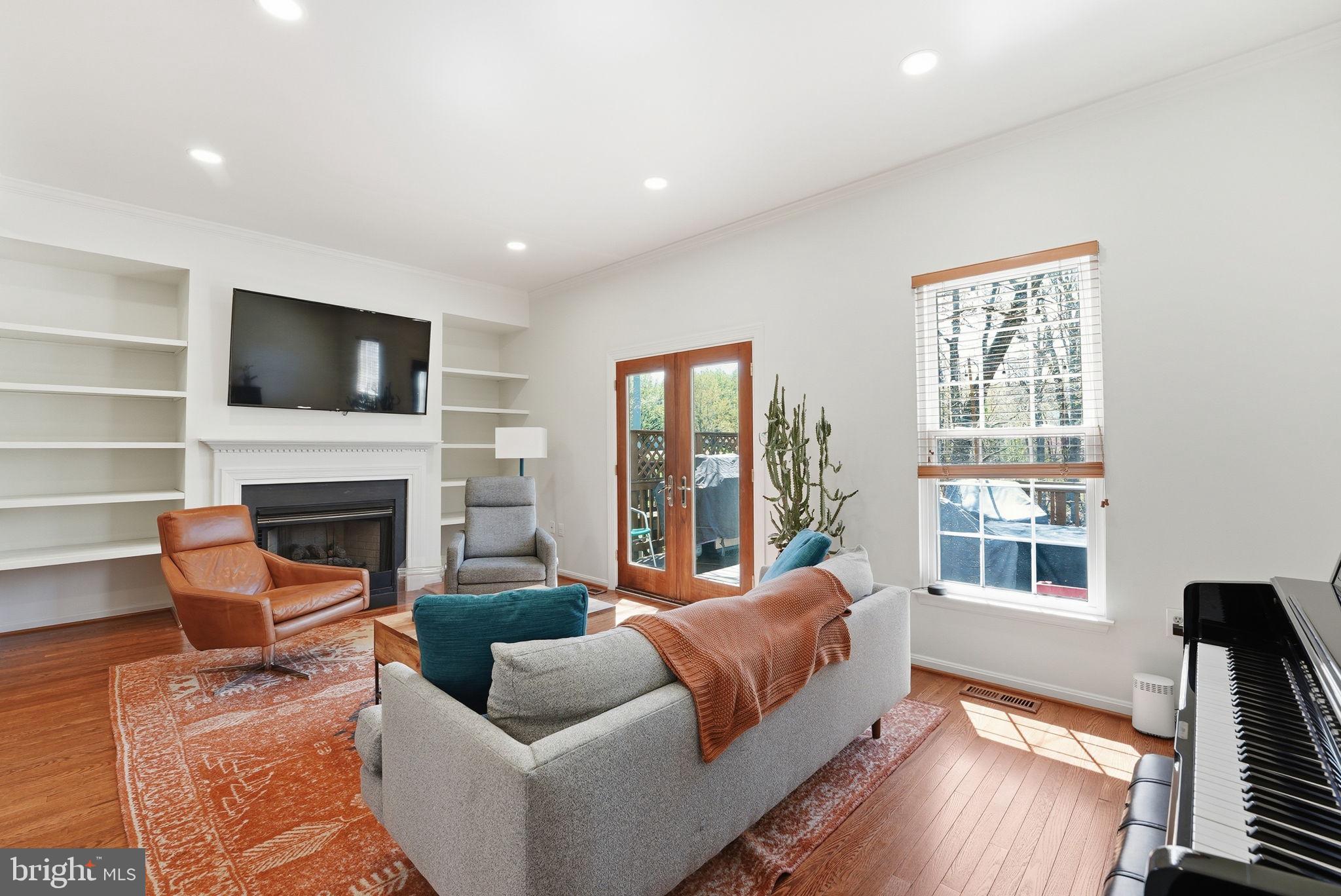 ROCKPOINTE - Residential