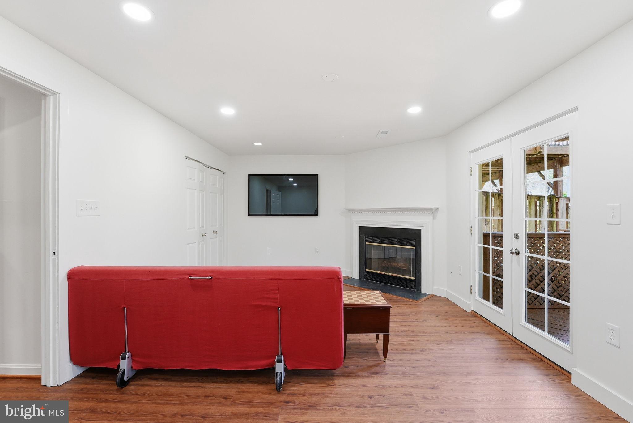 ROCKPOINTE - Residential