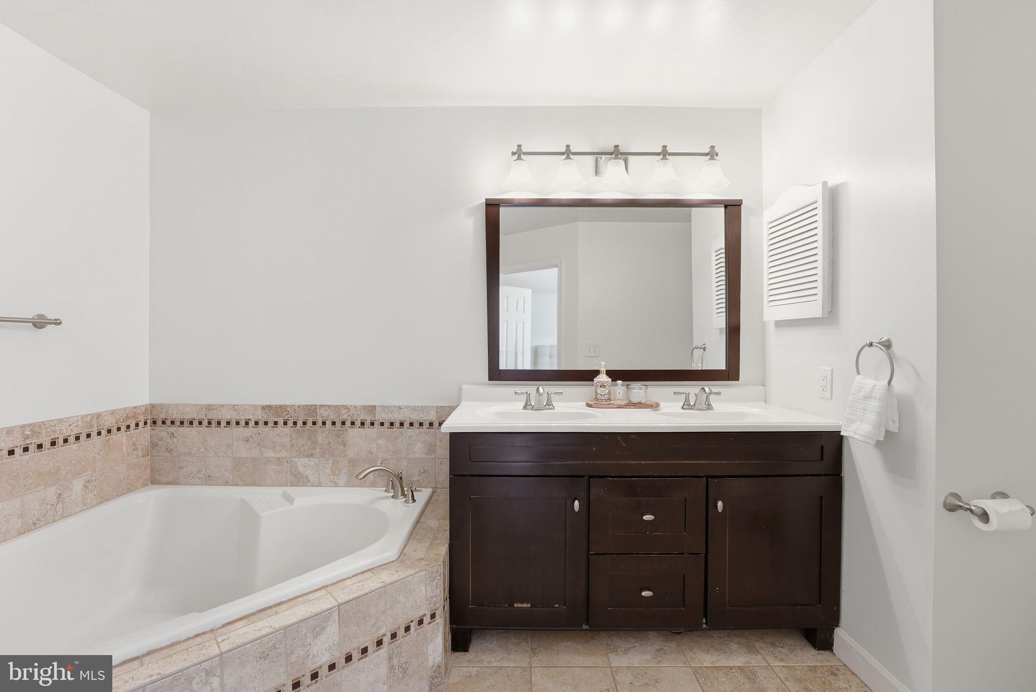 ROCKPOINTE - Residential