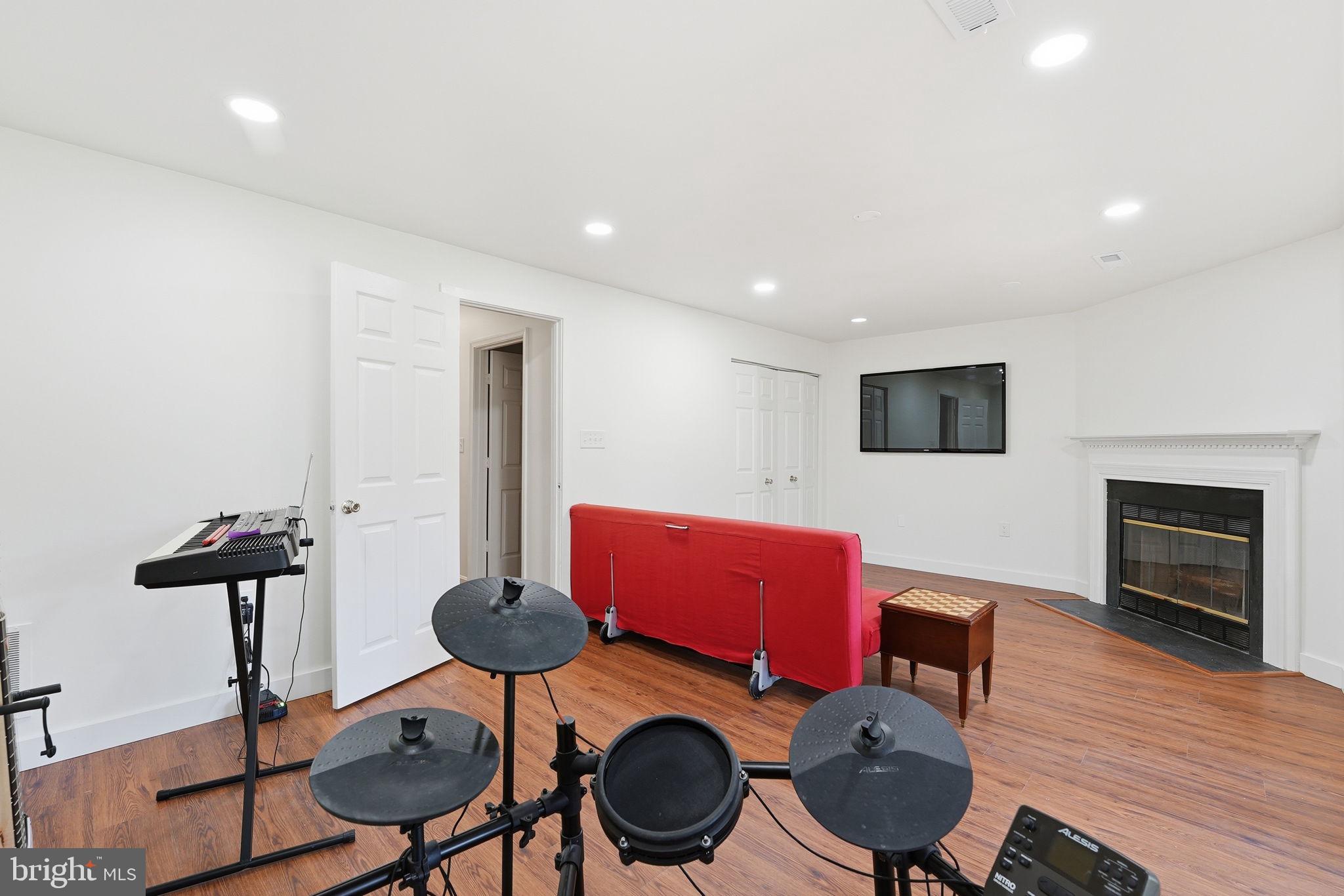 ROCKPOINTE - Residential