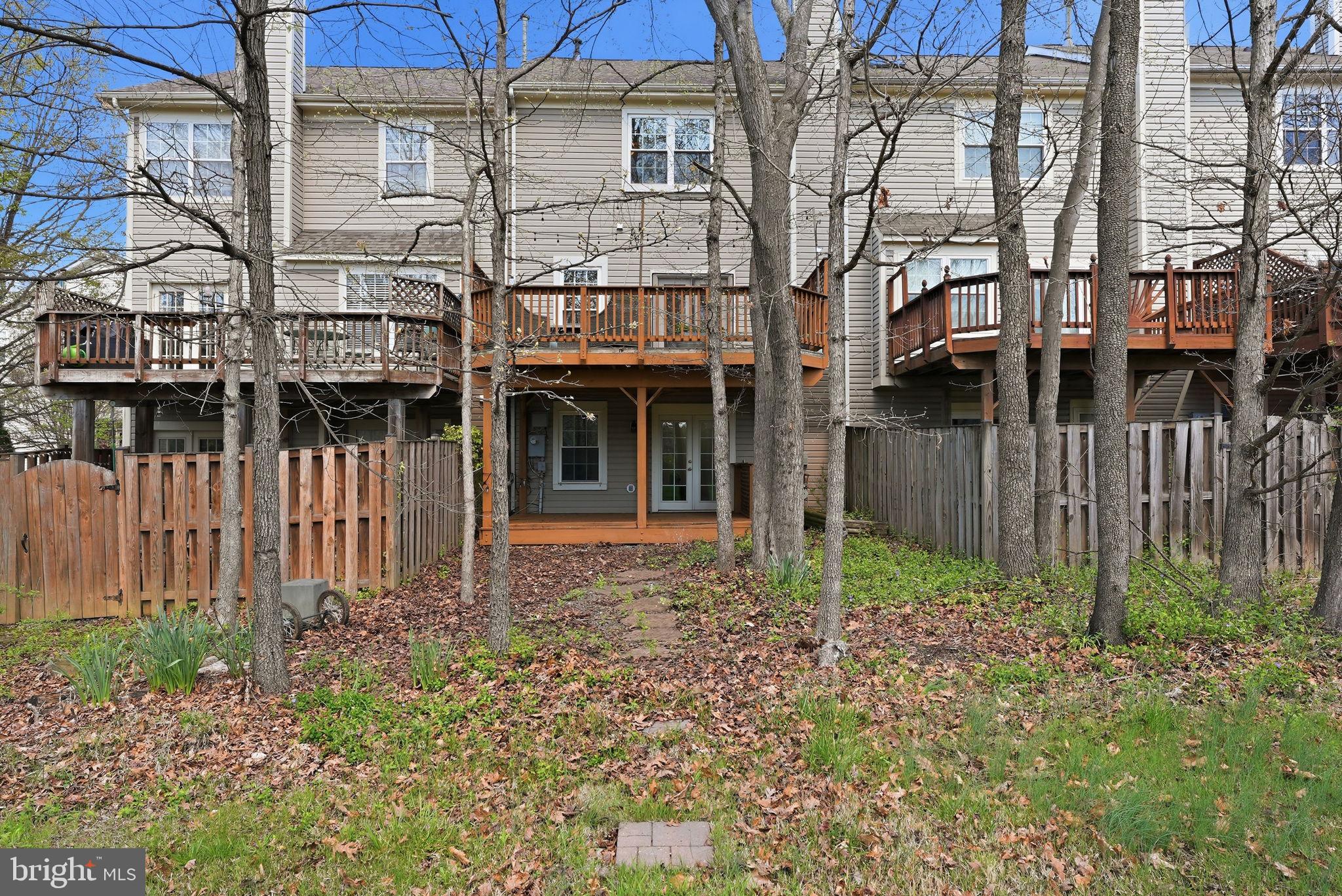 ROCKPOINTE - Residential