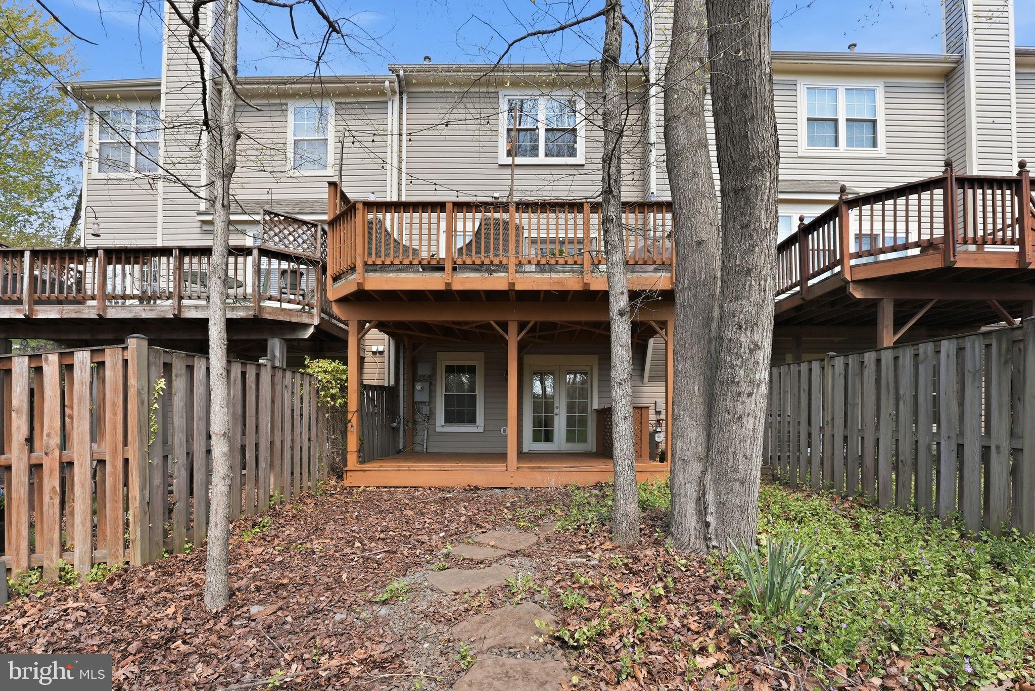 ROCKPOINTE - Residential