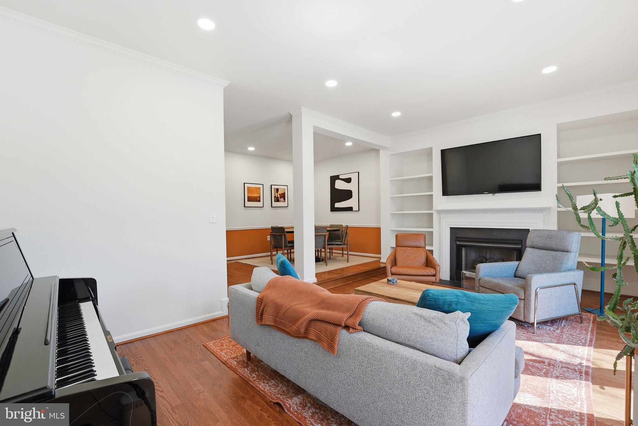 ROCKPOINTE - Residential