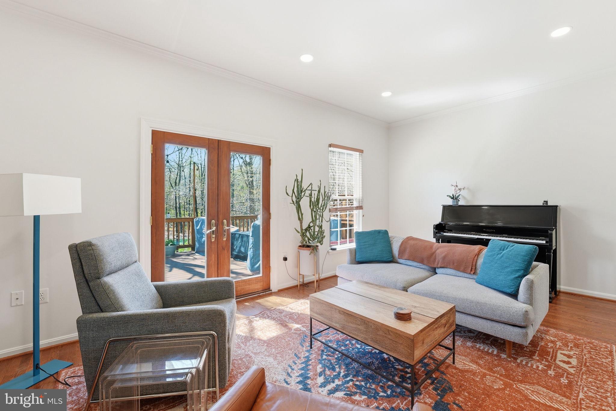 ROCKPOINTE - Residential