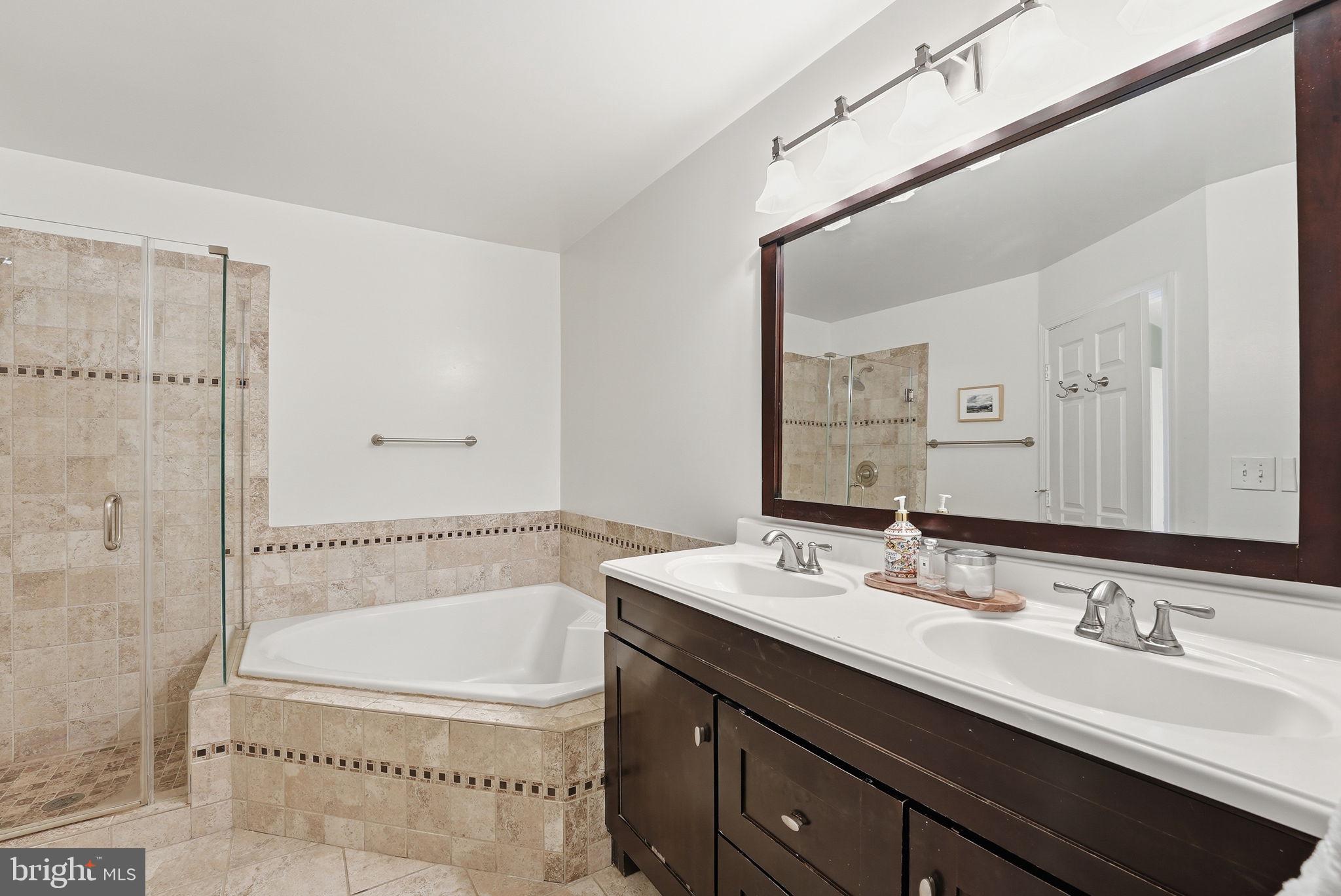 ROCKPOINTE - Residential