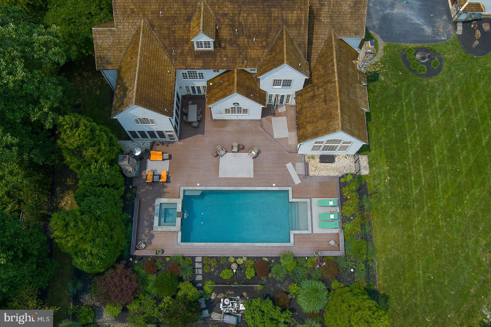 2048 BUTTONWOOD ROAD