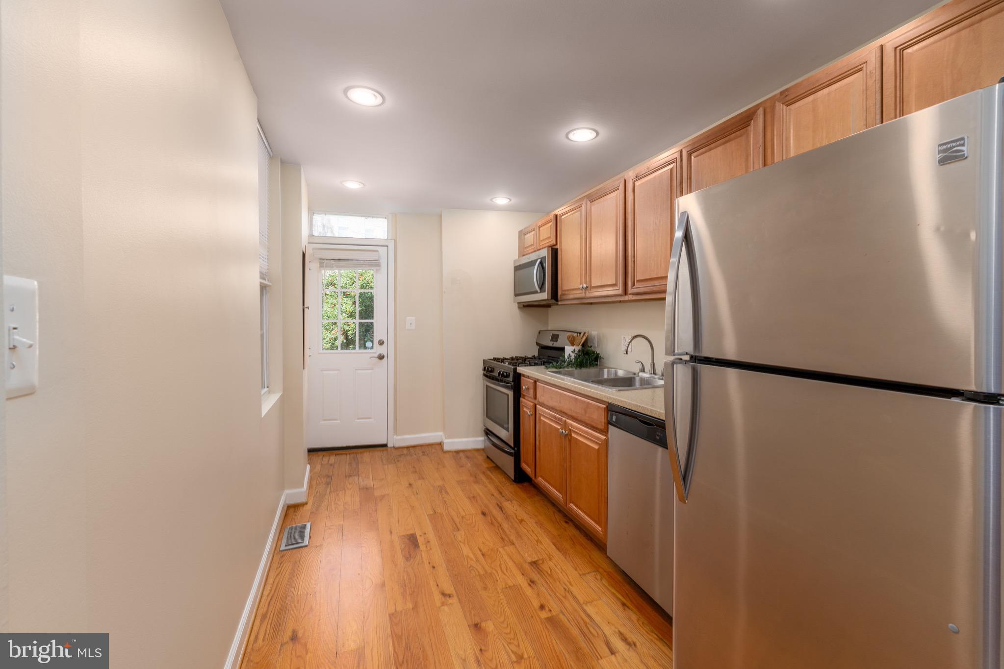 RIVERSIDE PARK - Residential