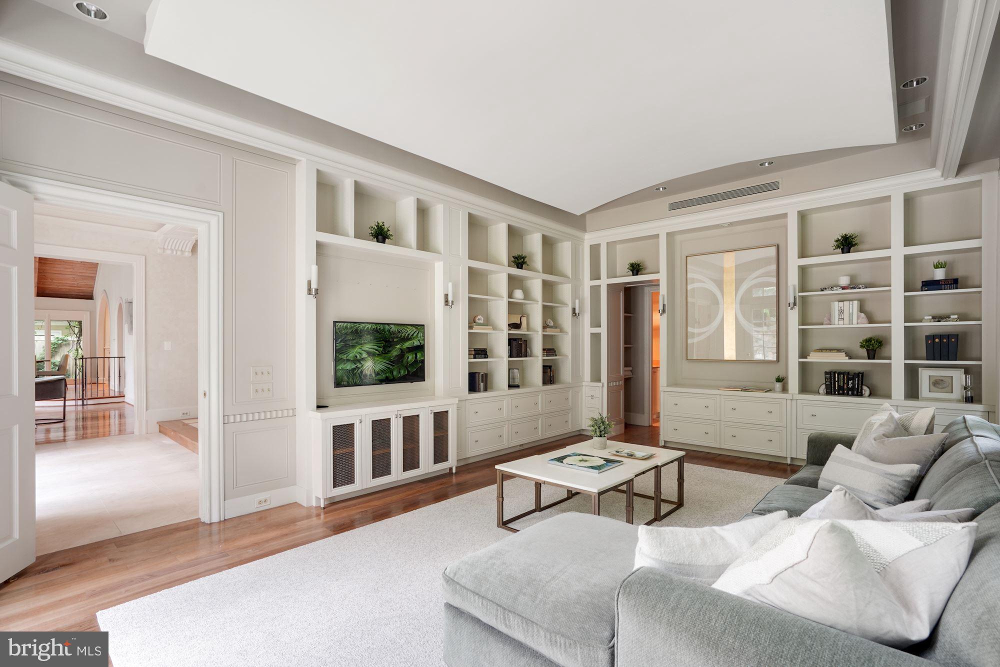 WESLEY HEIGHTS - Residential