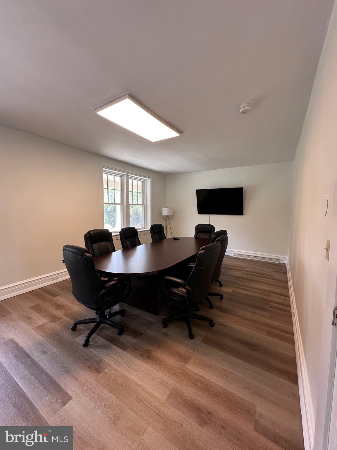 405 E CHOCOLATE AVENUE