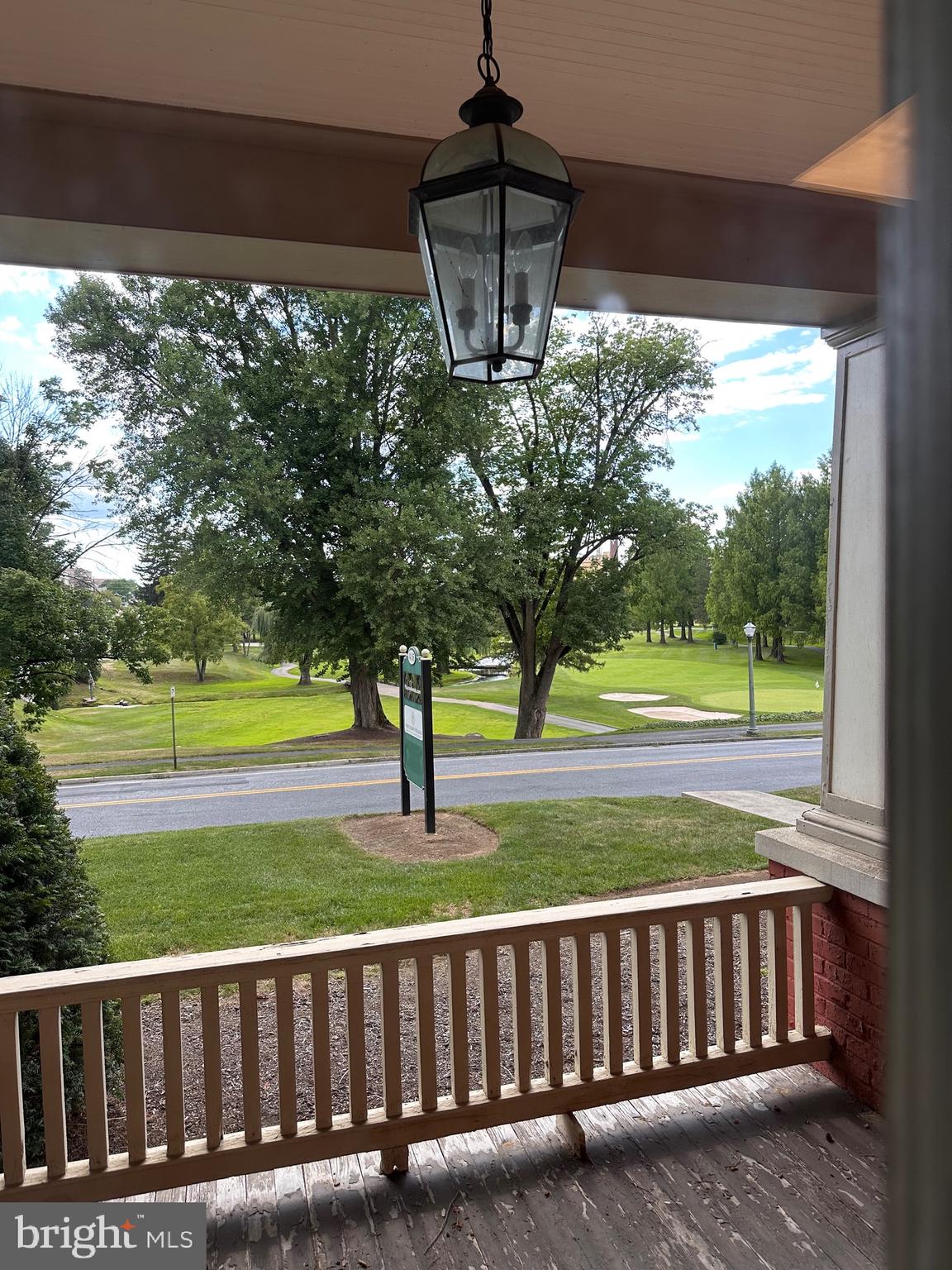 405 E CHOCOLATE AVENUE