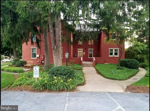 Photo of 405 E Chocolate Avenue, HERSHEY, PA 17033 (MLS # PADA2048894)