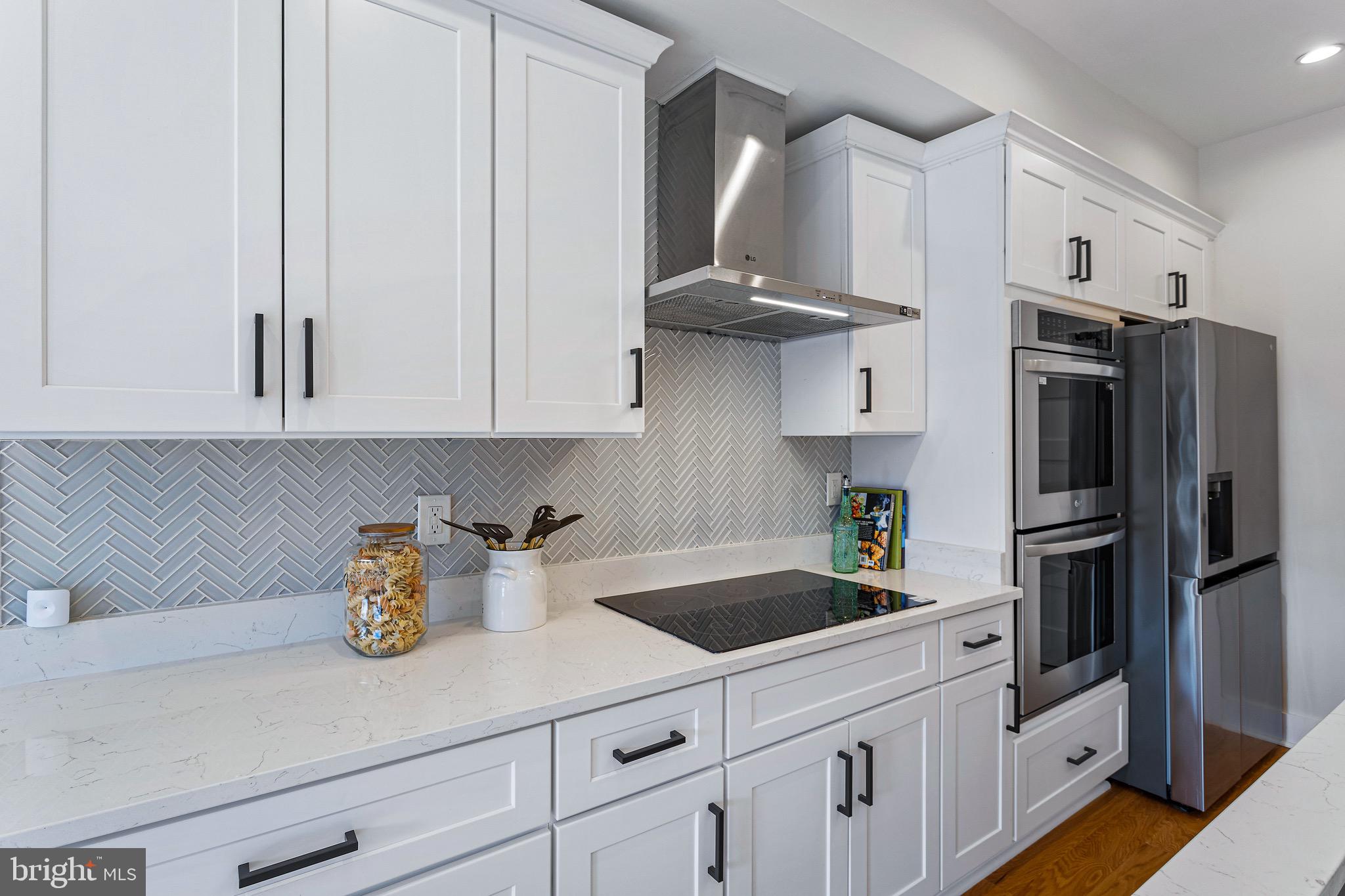 1118 NEAL STREET NE 2