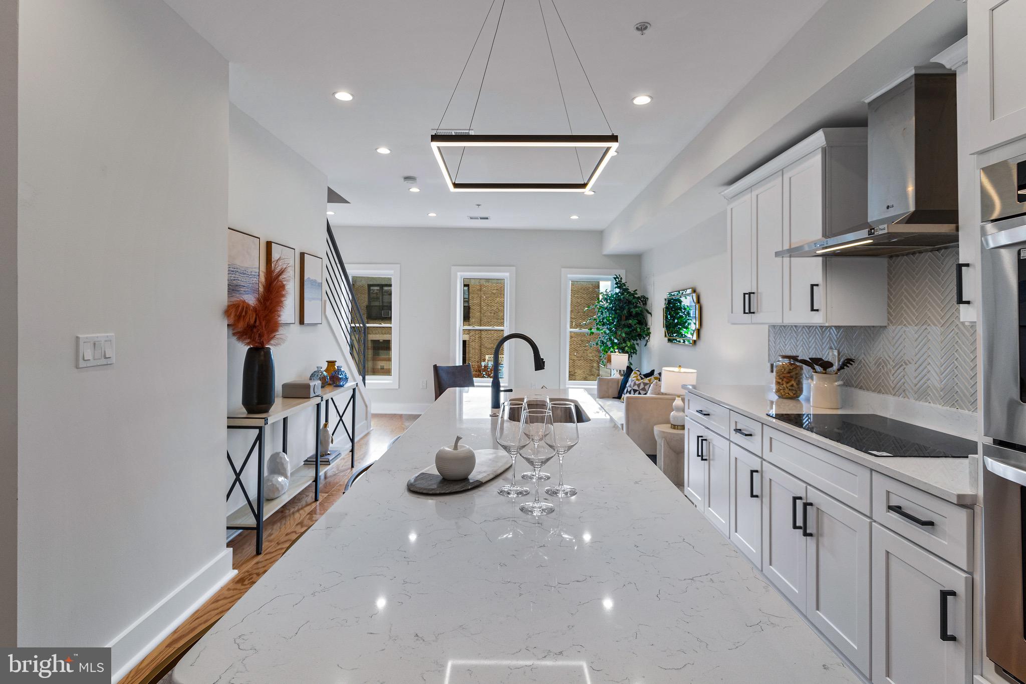 1118 NEAL STREET NE 2
