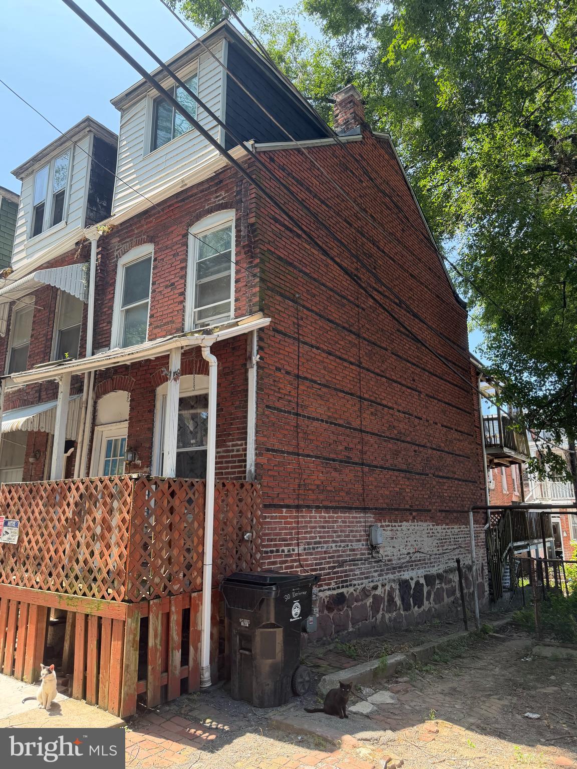 310 NECTARINE STREET