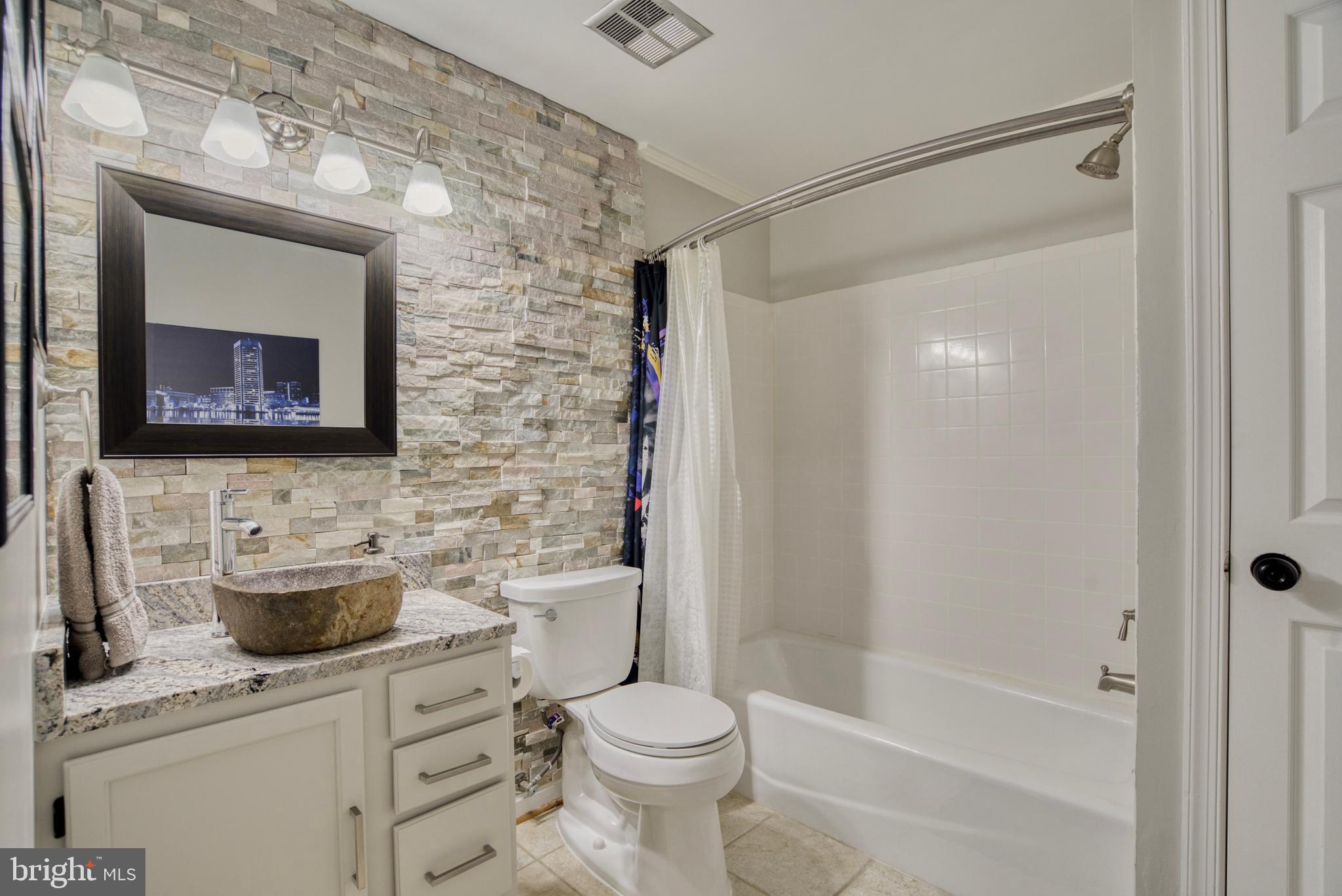 KINGSTOWNE - Residential