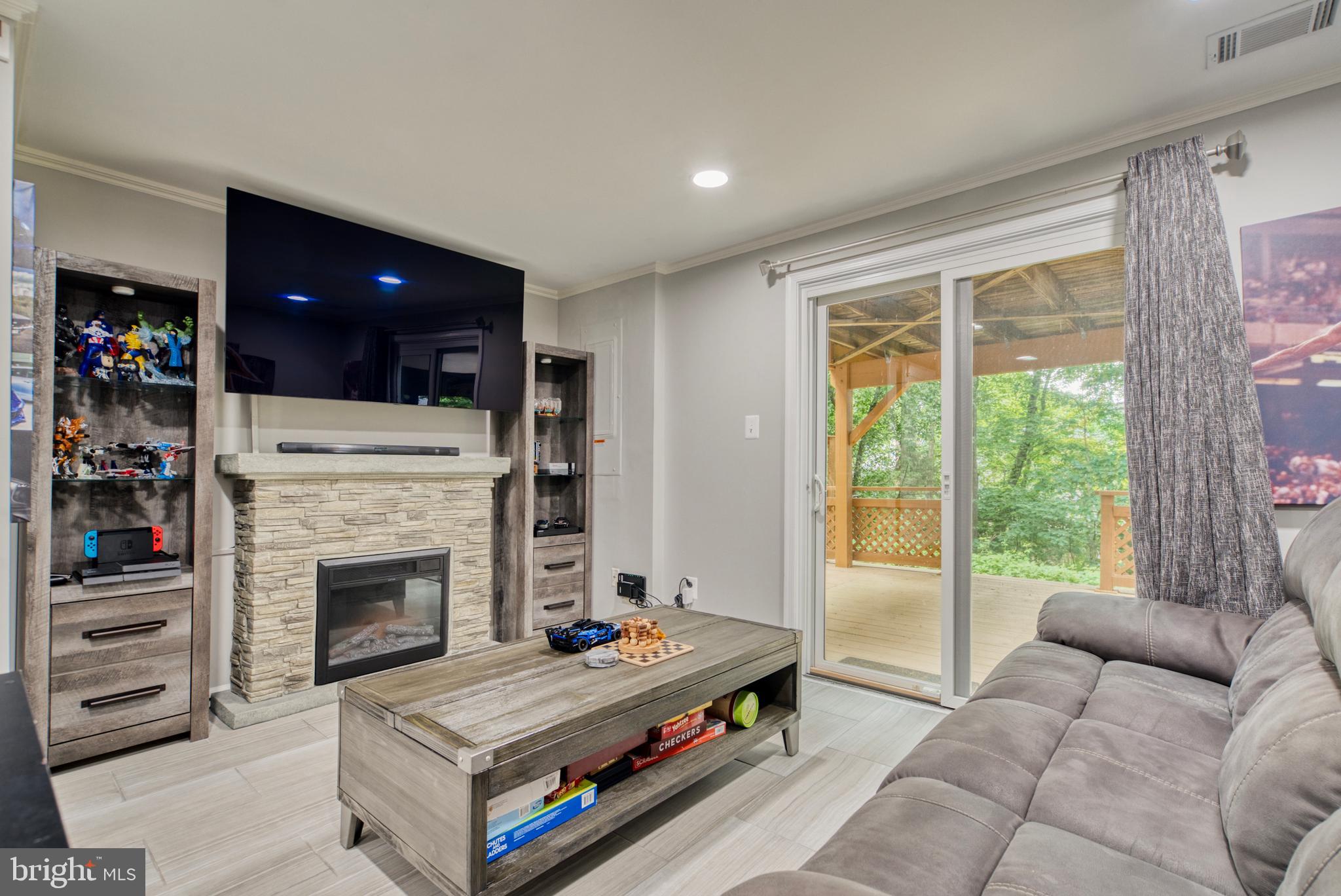 KINGSTOWNE - Residential