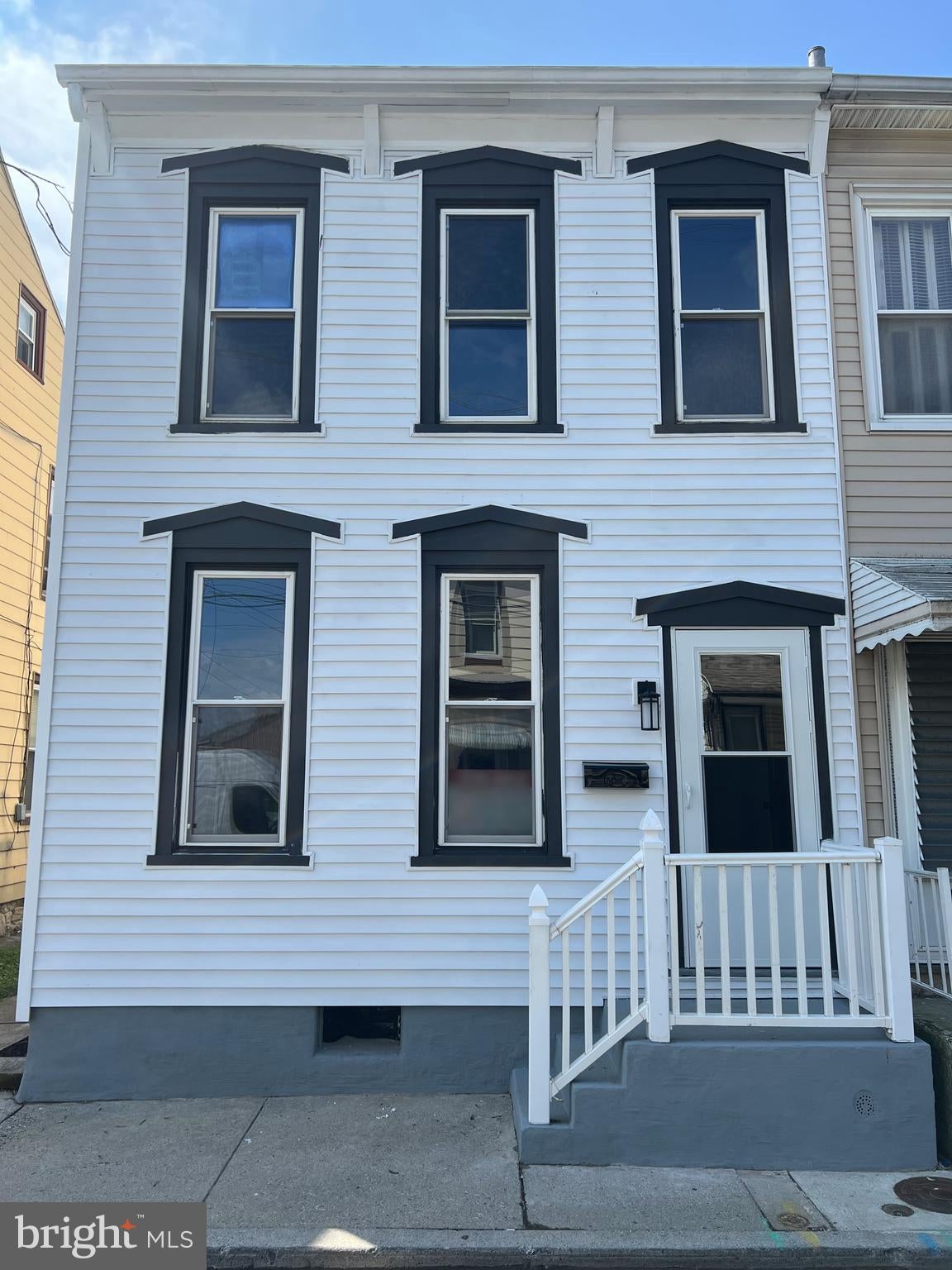 218 GUILFORD STREET