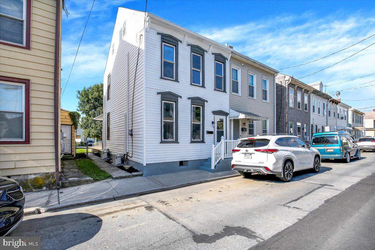 218 GUILFORD STREET