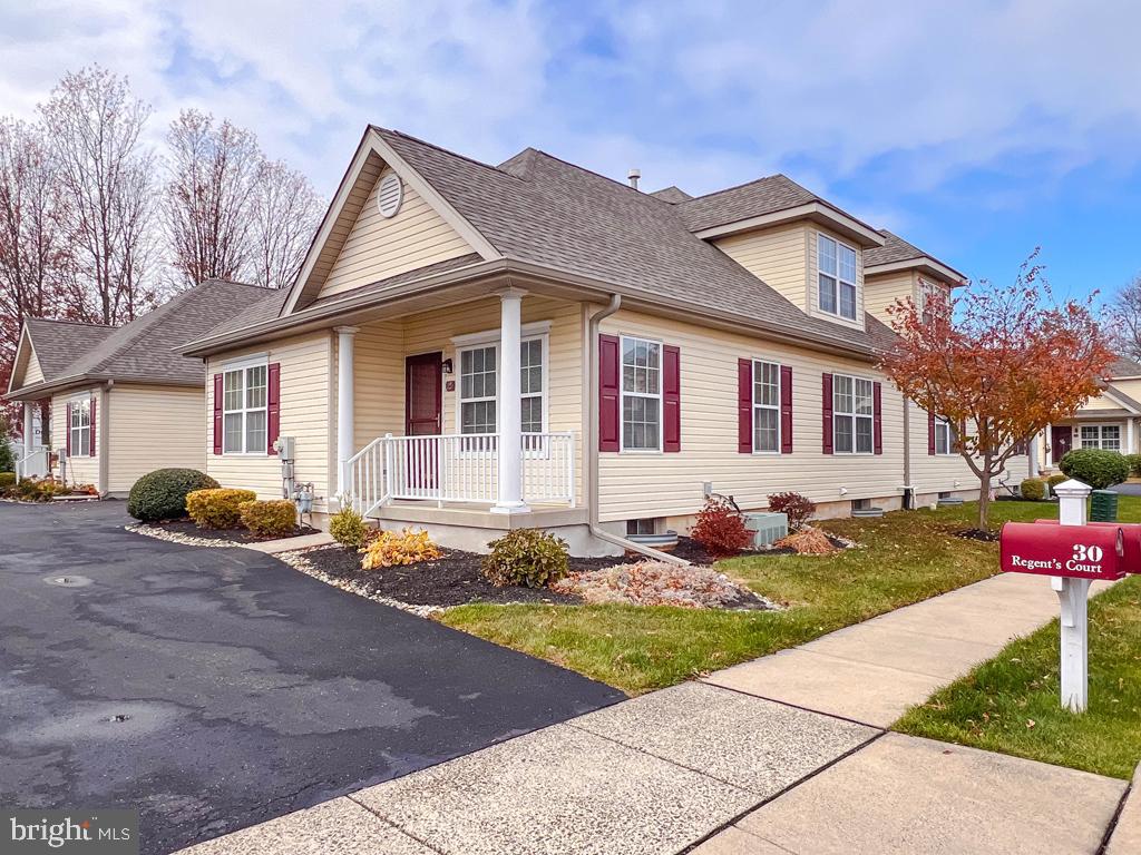 THE VILLAS AT REGE - Residential