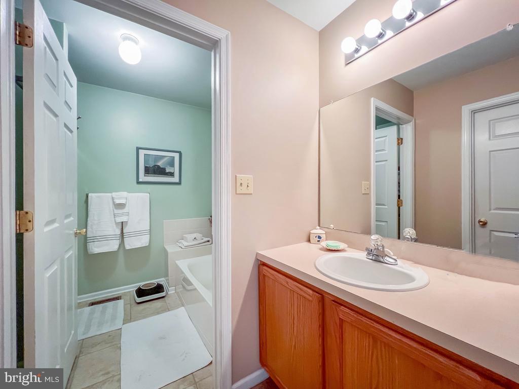 THE VILLAS AT REGE - Residential